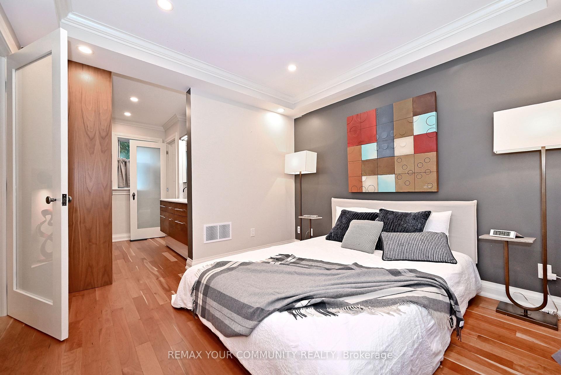 Photo 25 of 141 Prince Edward Drive S, Etobicoke, Stonegate-Queensway — HOMEH