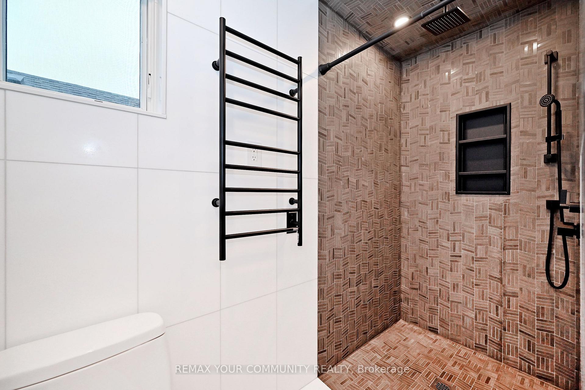 Photo 27 of 141 Prince Edward Drive S, Etobicoke, Stonegate-Queensway — HOMEH