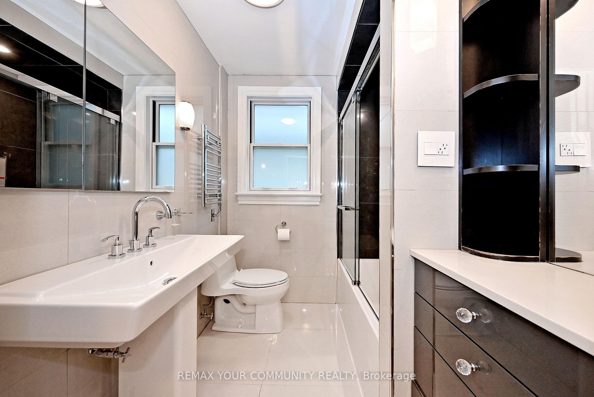 Photo 36 of 141 Prince Edward Drive S, Etobicoke, Stonegate-Queensway — HOMEH