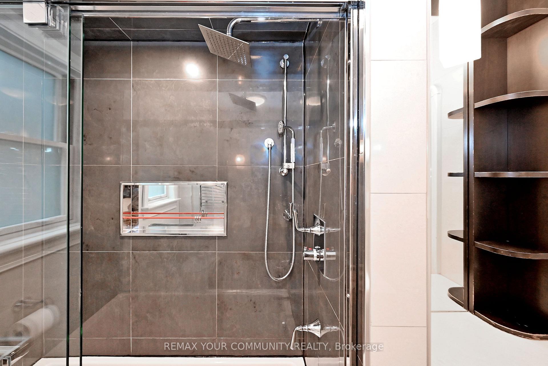 Photo 38 of 141 Prince Edward Drive S, Etobicoke, Stonegate-Queensway — HOMEH