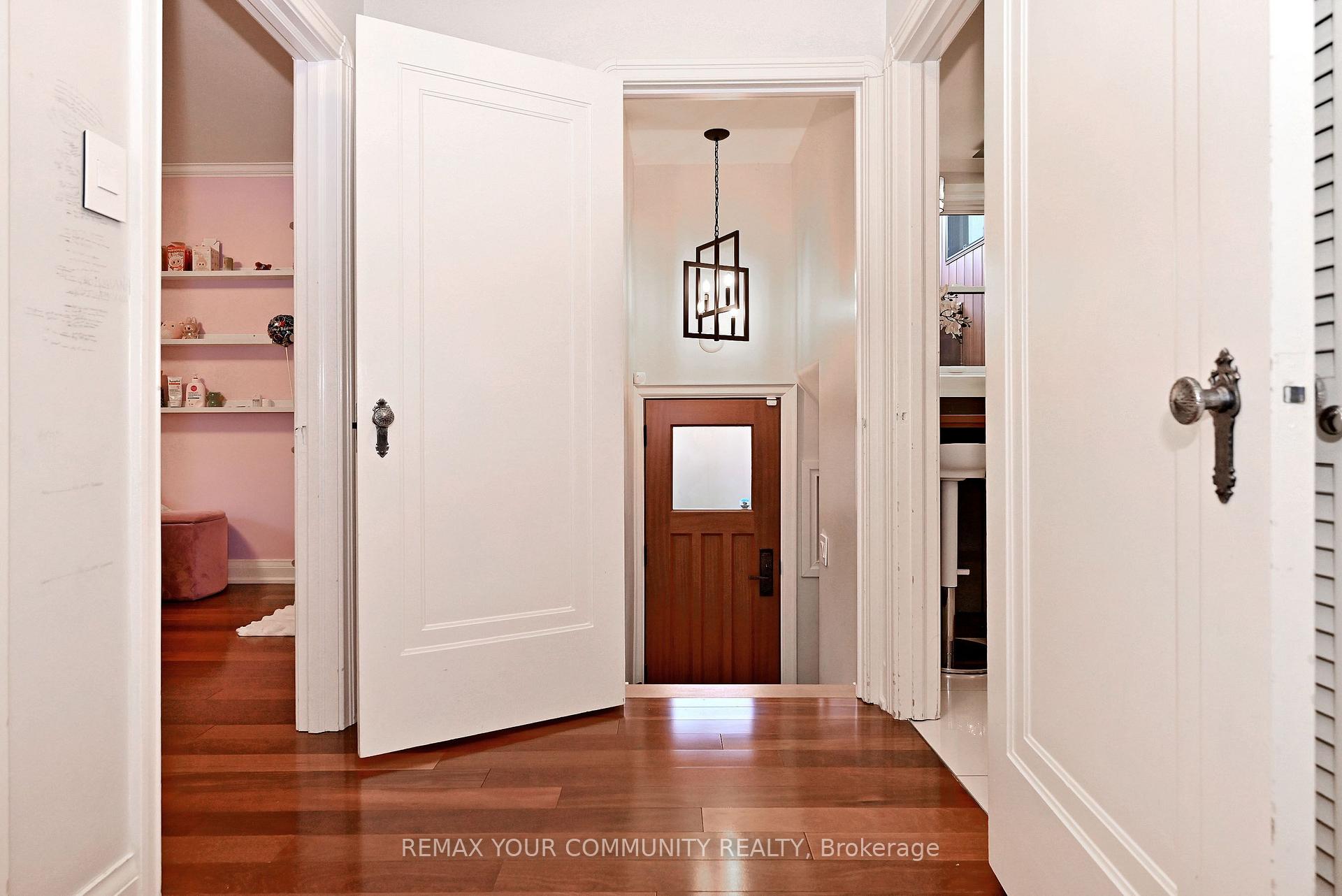 Photo 39 of 141 Prince Edward Drive S, Etobicoke, Stonegate-Queensway — HOMEH