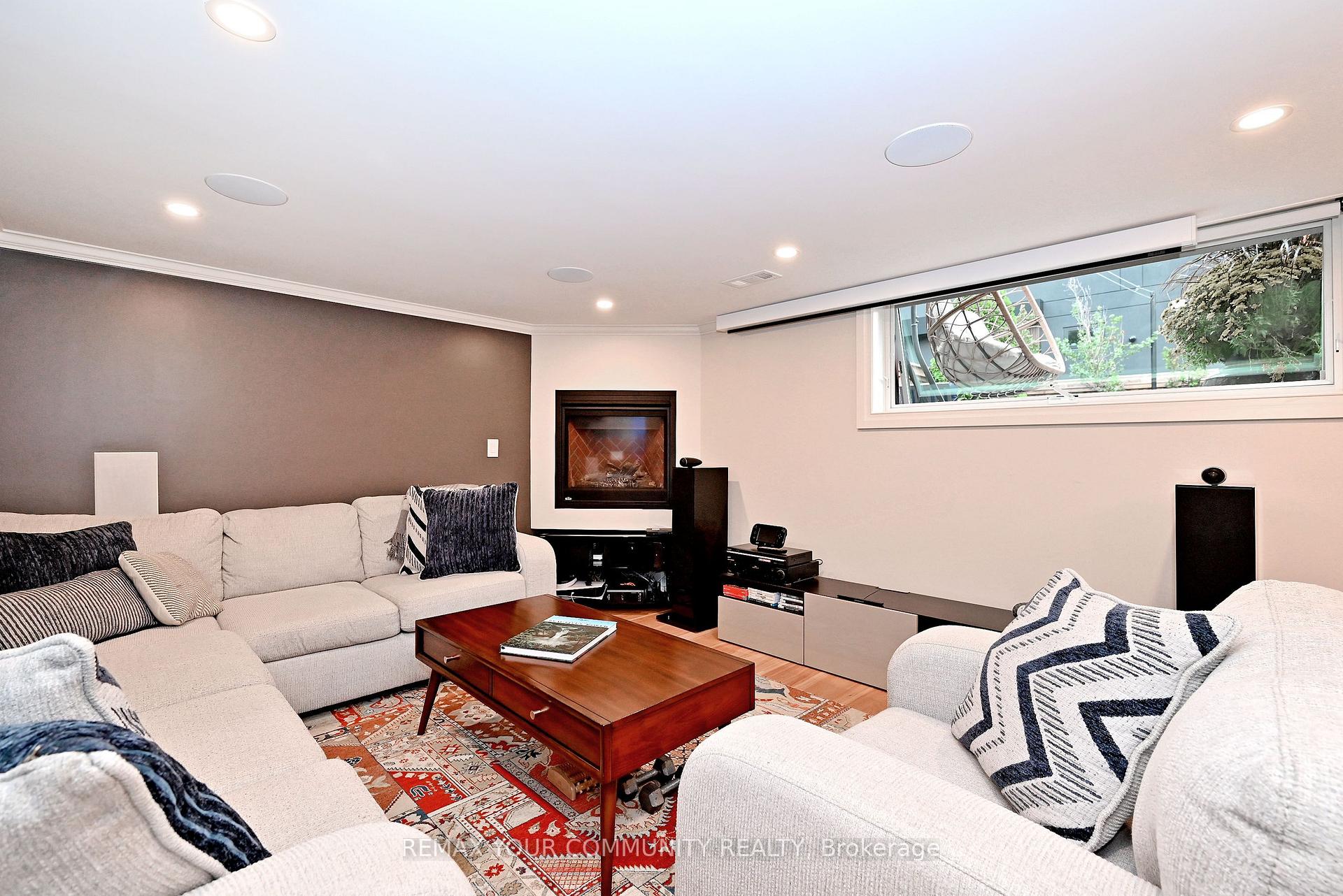 Photo 48 of 141 Prince Edward Drive S, Etobicoke, Stonegate-Queensway — HOMEH