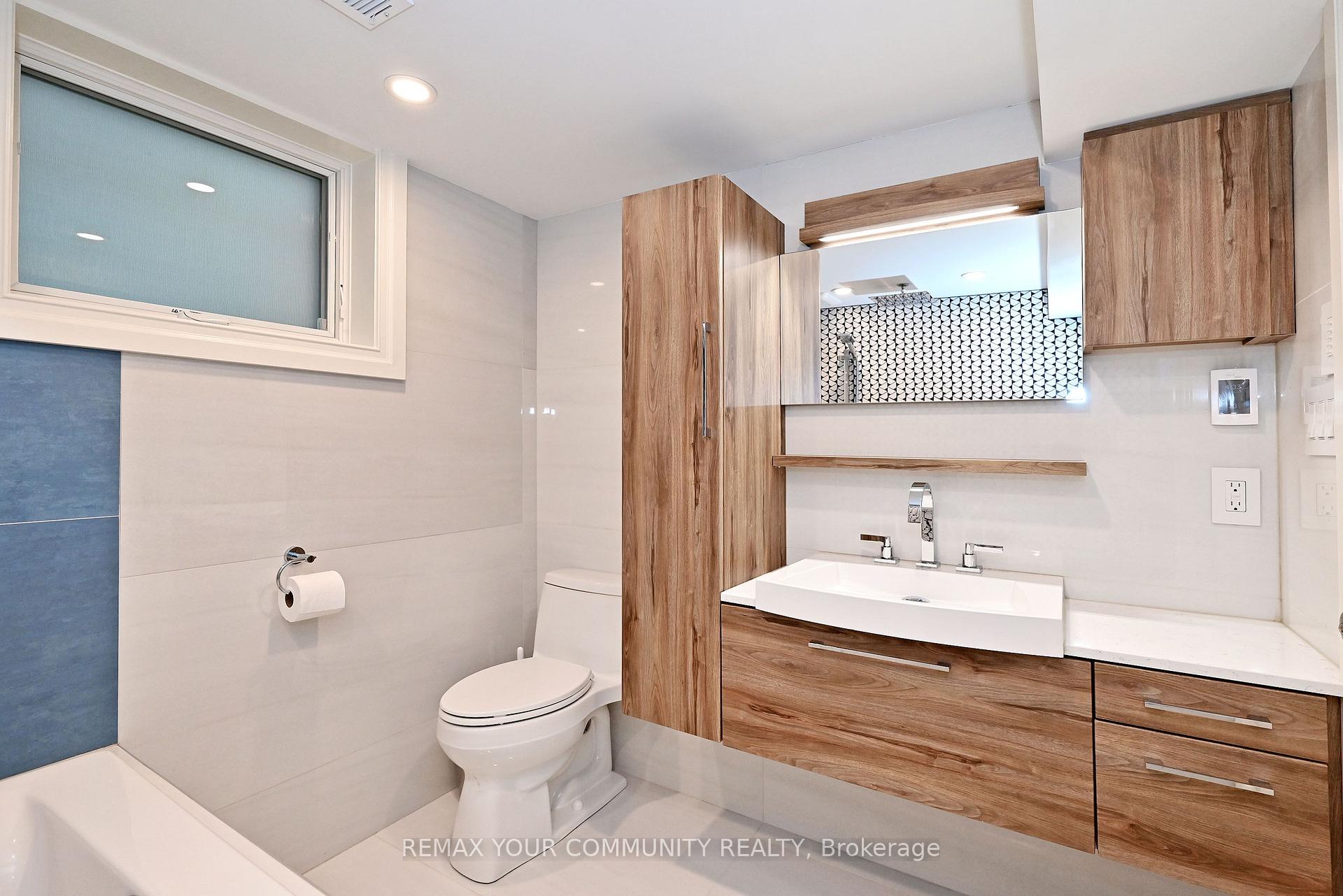 Photo 54 of 141 Prince Edward Drive S, Etobicoke, Stonegate-Queensway — HOMEH