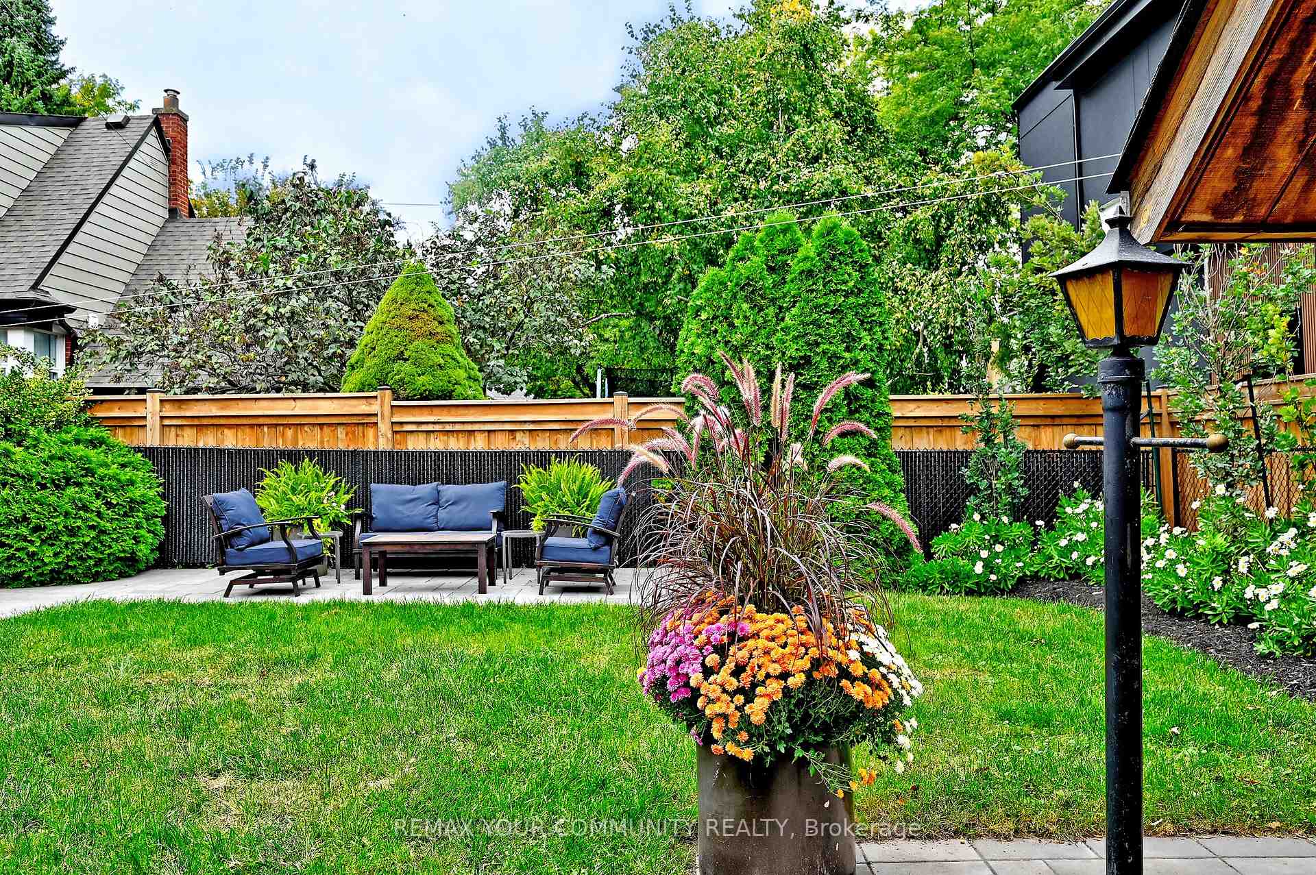 Photo 47 of 141 Prince Edward Drive S, Etobicoke, Stonegate-Queensway — HOMEH