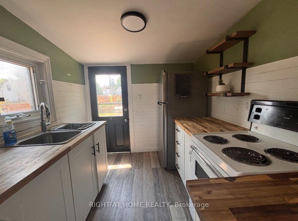 Photo 3 of 365 Horrell Avenue, Midland — HOMEH