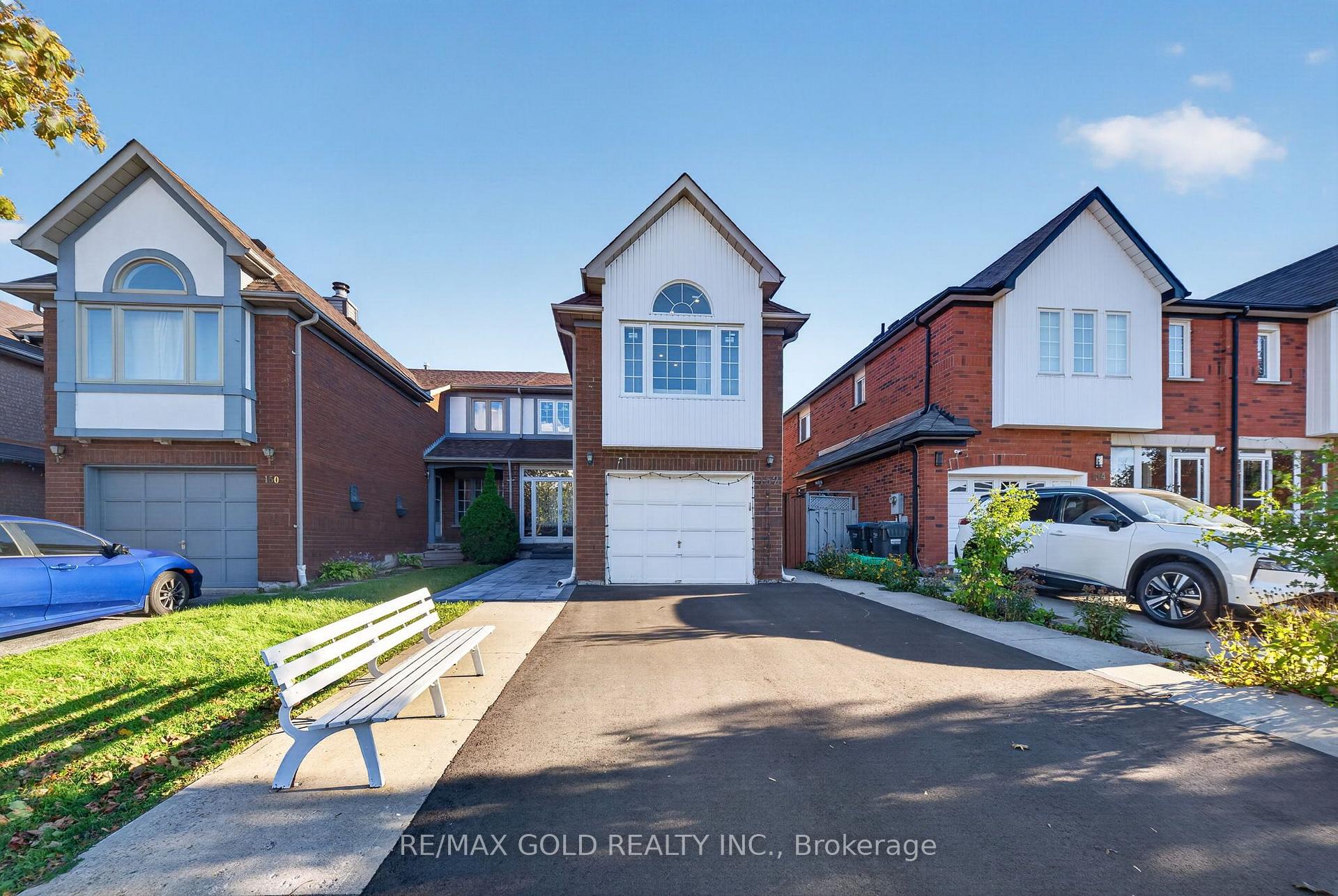 Photo 2 of 152 Bighorn Crescent, Brampton, Sandringham-Wellington — HOMEH