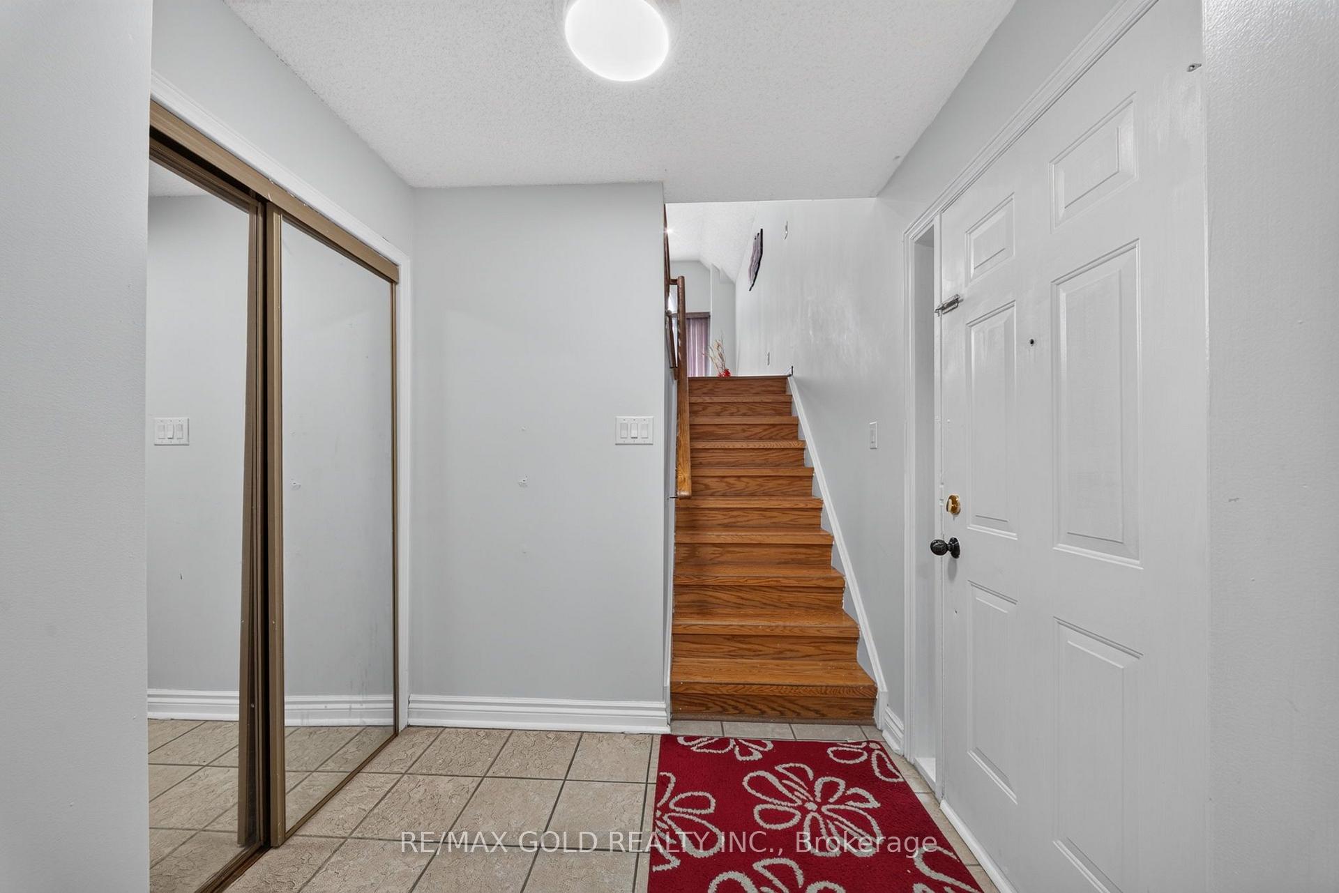 Photo 6 of 152 Bighorn Crescent, Brampton, Sandringham-Wellington — HOMEH