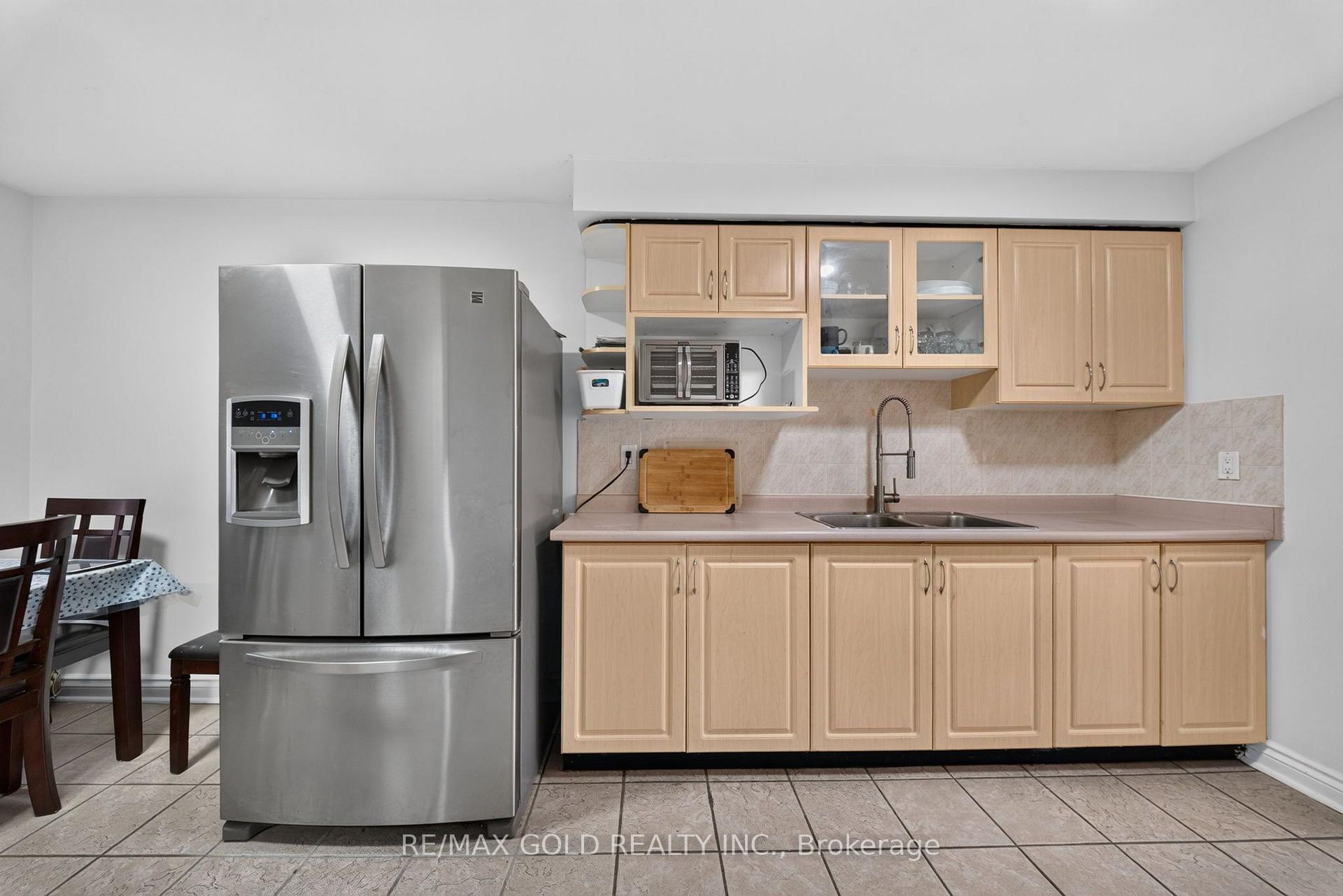 Photo 15 of 152 Bighorn Crescent, Brampton, Sandringham-Wellington — HOMEH