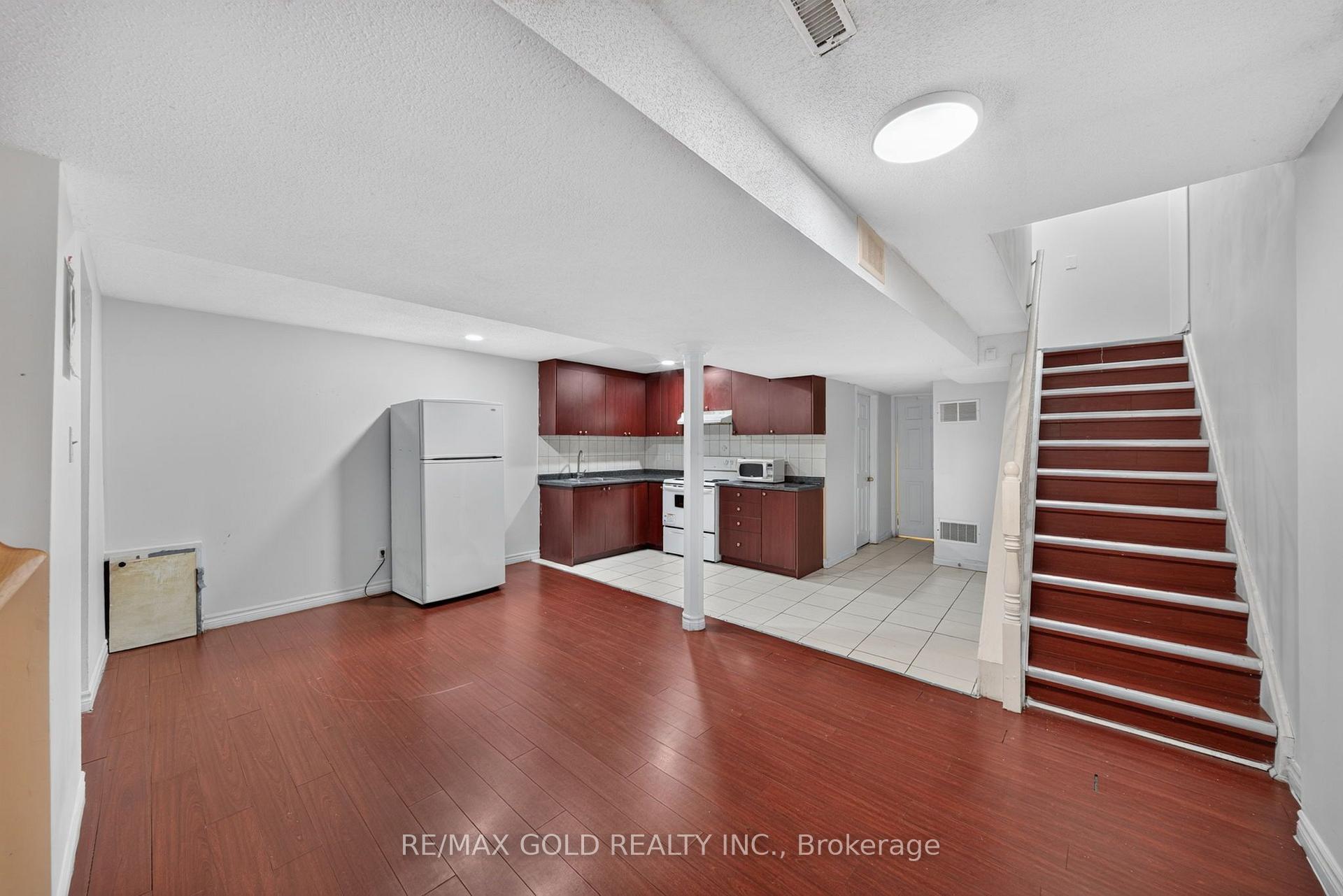 Photo 33 of 152 Bighorn Crescent, Brampton, Sandringham-Wellington — HOMEH