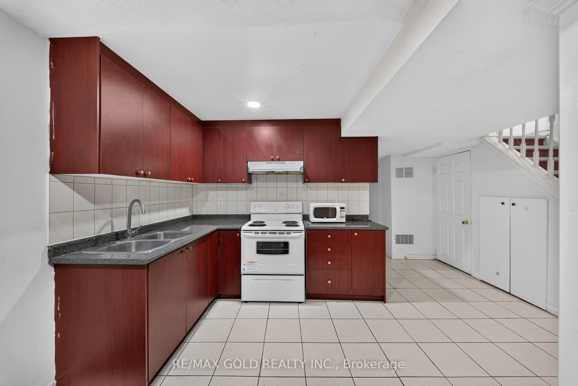 Photo 34 of 152 Bighorn Crescent, Brampton, Sandringham-Wellington — HOMEH