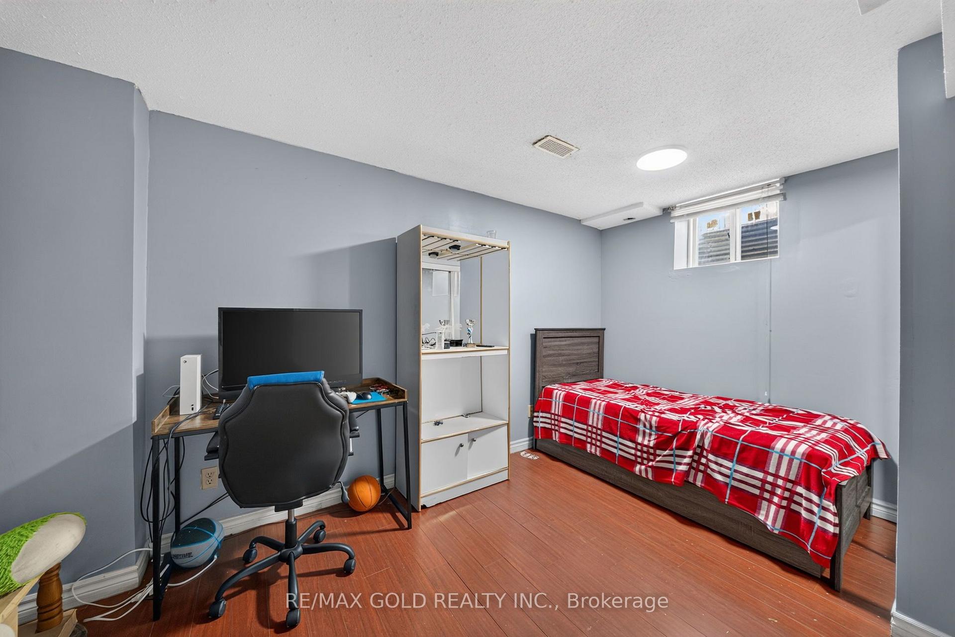 Photo 37 of 152 Bighorn Crescent, Brampton, Sandringham-Wellington — HOMEH