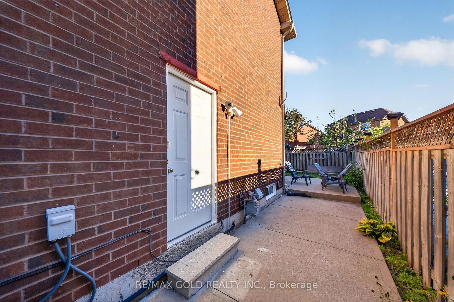 Photo 40 of 152 Bighorn Crescent, Brampton, Sandringham-Wellington — HOMEH