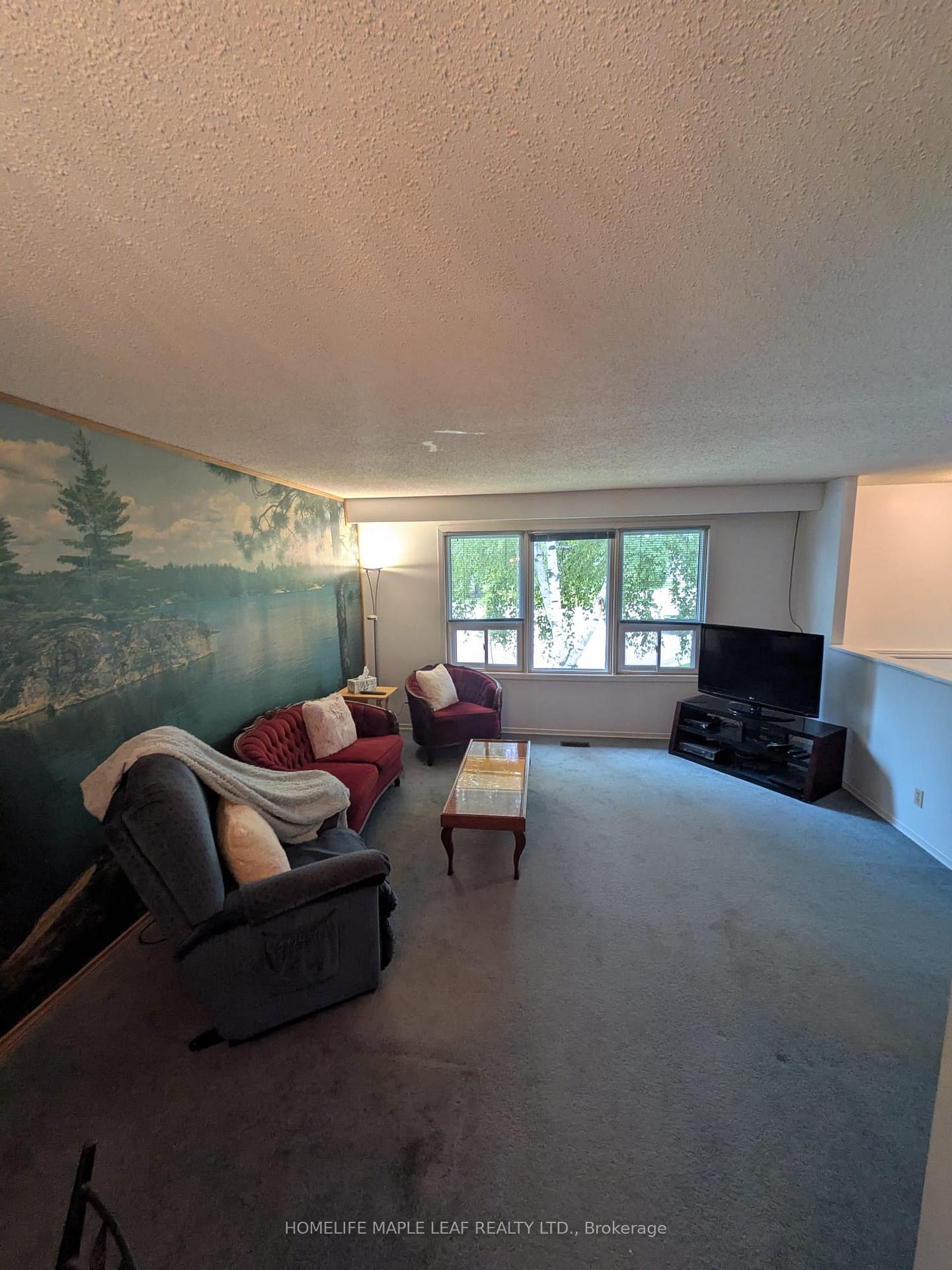 Photo 3 of 67 Rand Street, Hamilton, Stoney Creek Mountain — HOMEH