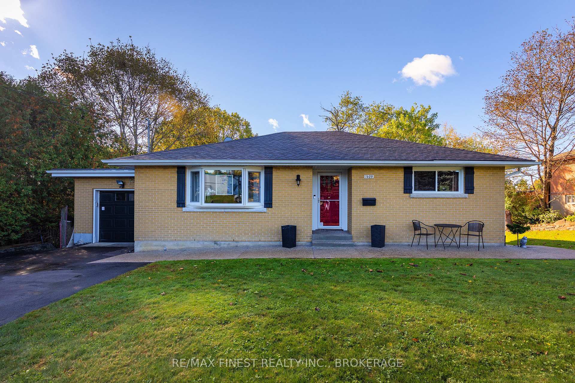 Photo 3 of 1409 Sproule Street, Kingston, City Northwest — HOMEH