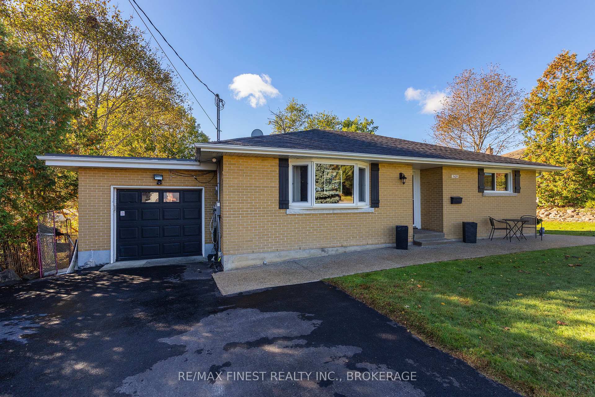 Photo 4 of 1409 Sproule Street, Kingston, City Northwest — HOMEH