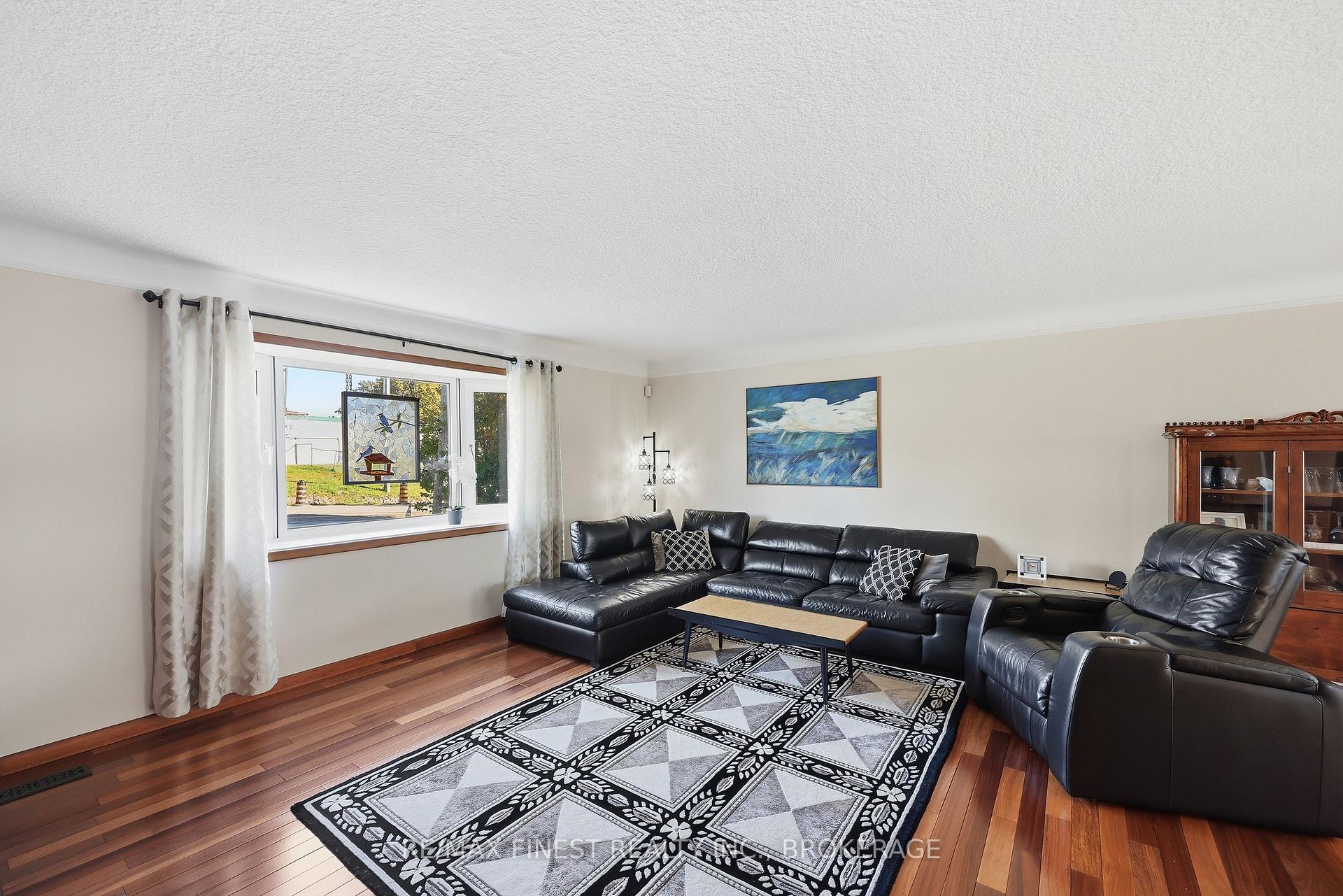 Photo 8 of 1409 Sproule Street, Kingston, City Northwest — HOMEH