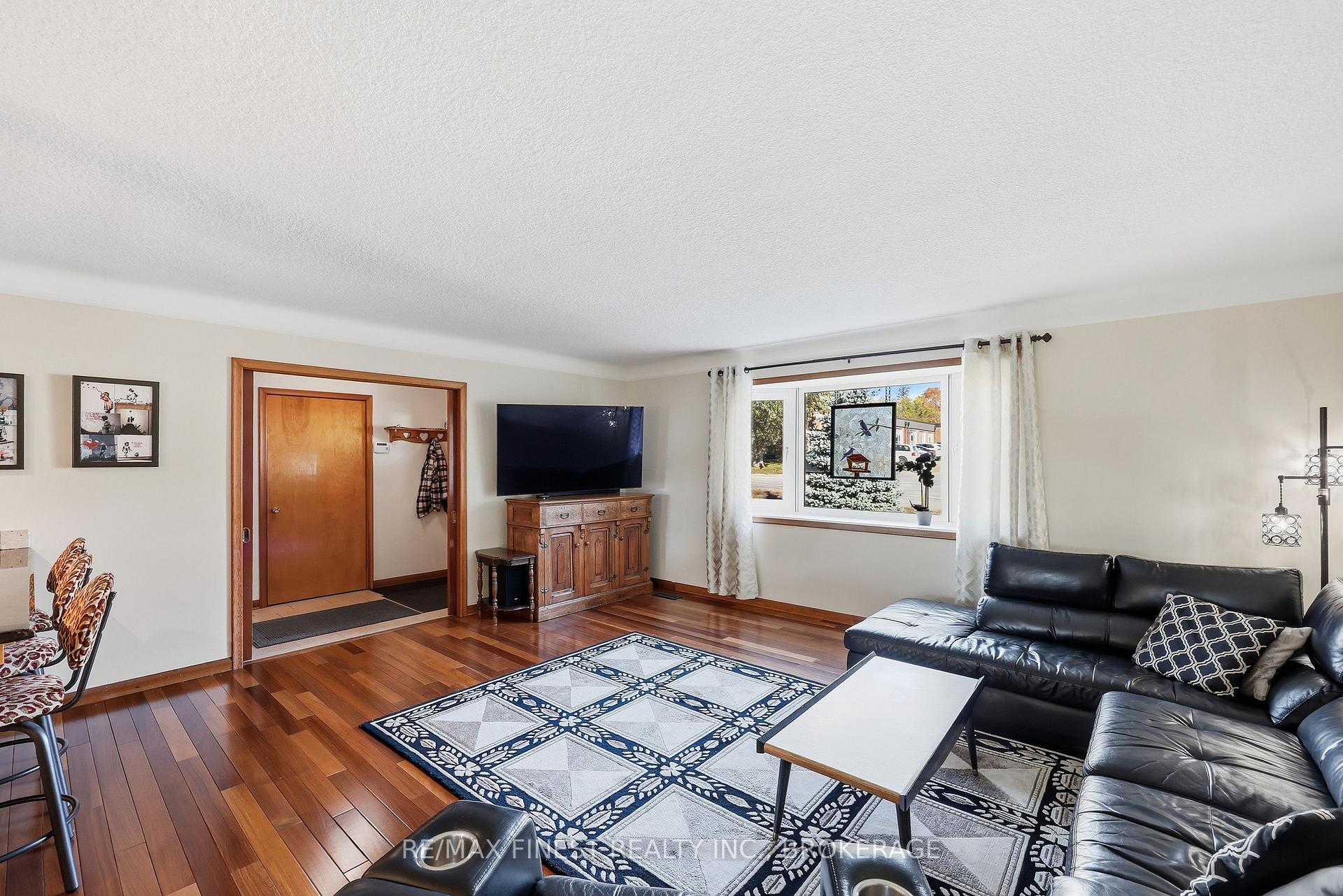 Photo 10 of 1409 Sproule Street, Kingston, City Northwest — HOMEH