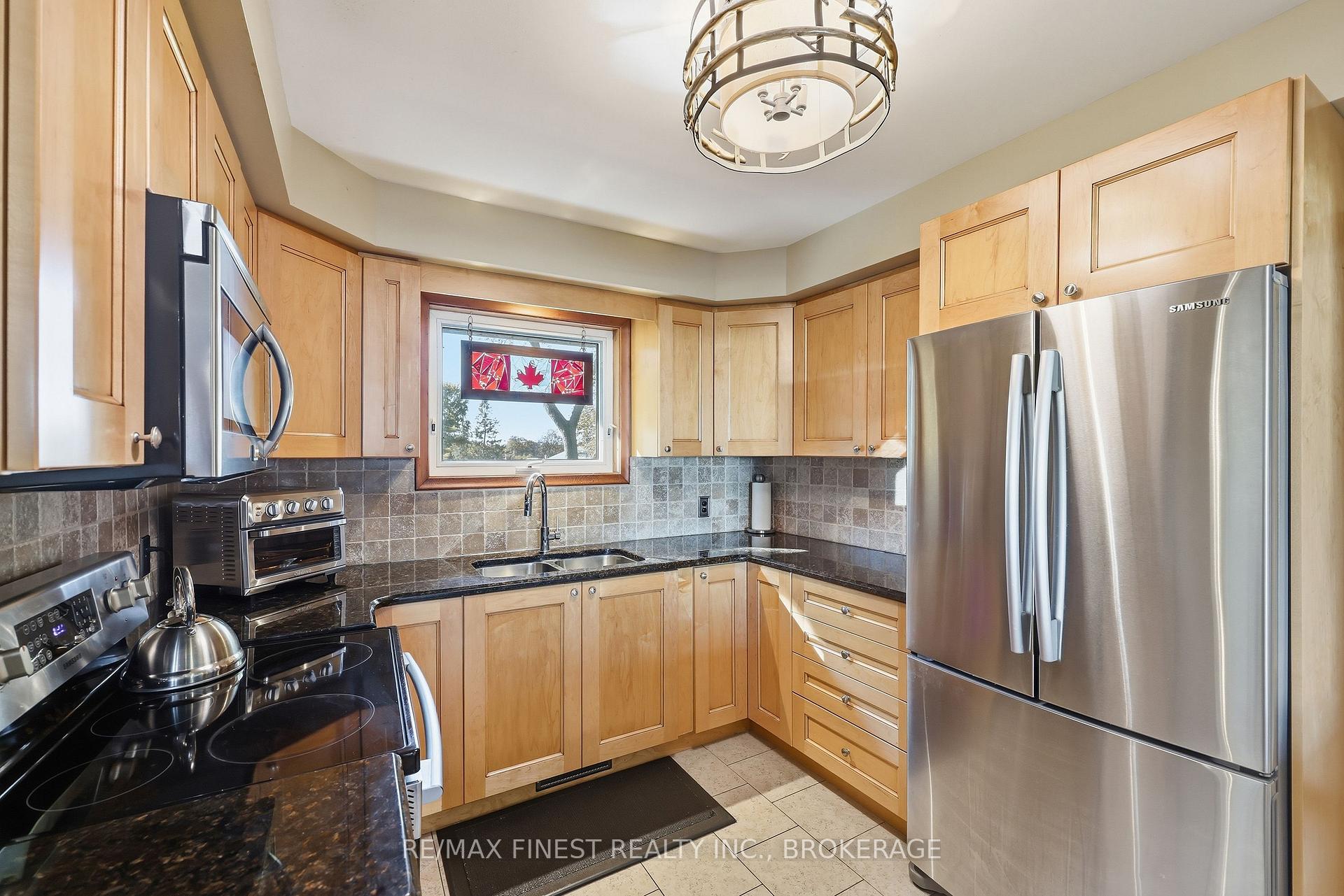 Photo 17 of 1409 Sproule Street, Kingston, City Northwest — HOMEH
