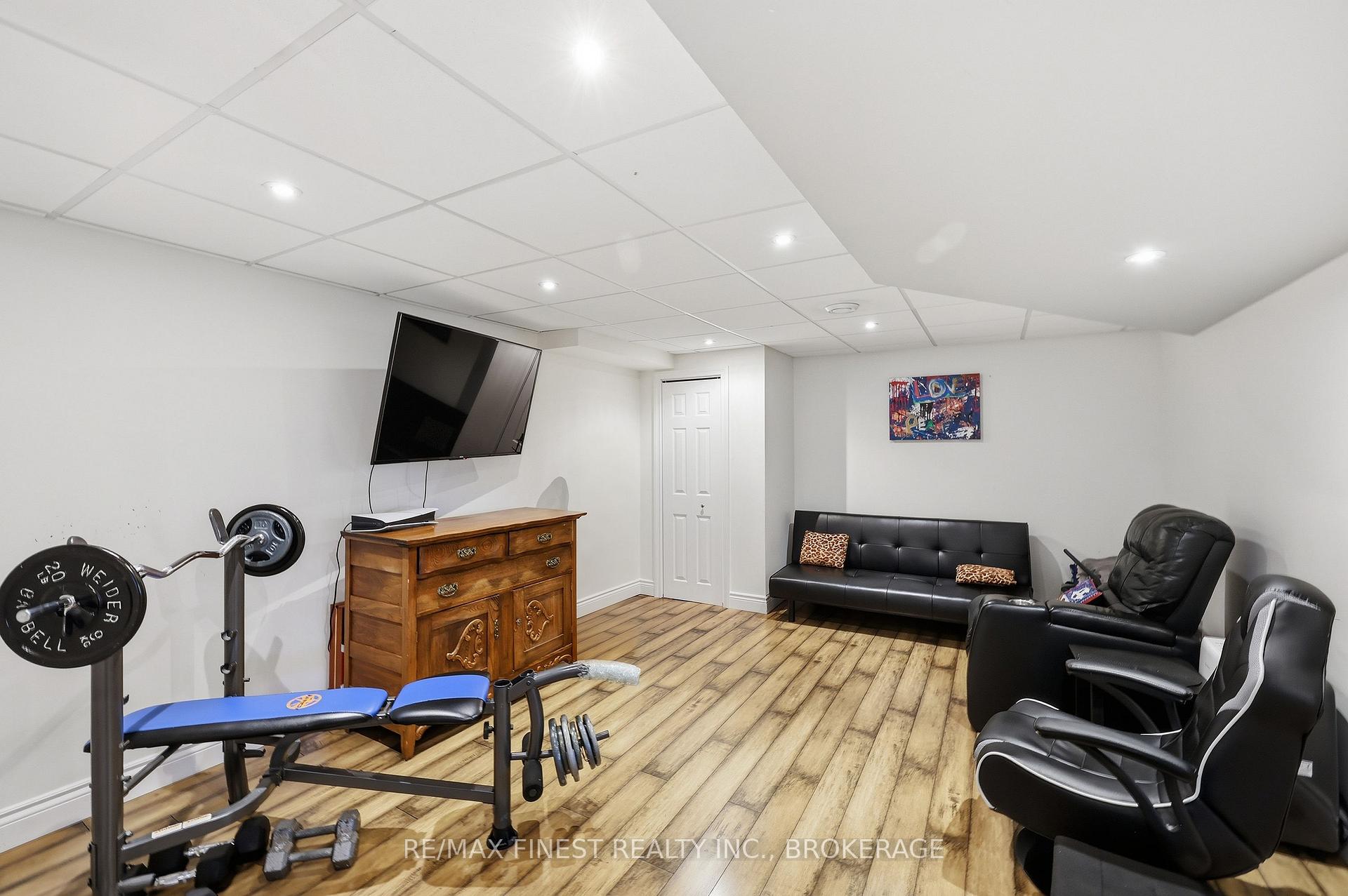 Photo 29 of 1409 Sproule Street, Kingston, City Northwest — HOMEH