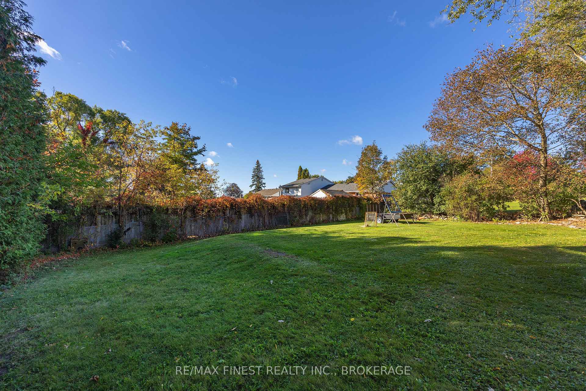 Photo 50 of 1409 Sproule Street, Kingston, City Northwest — HOMEH