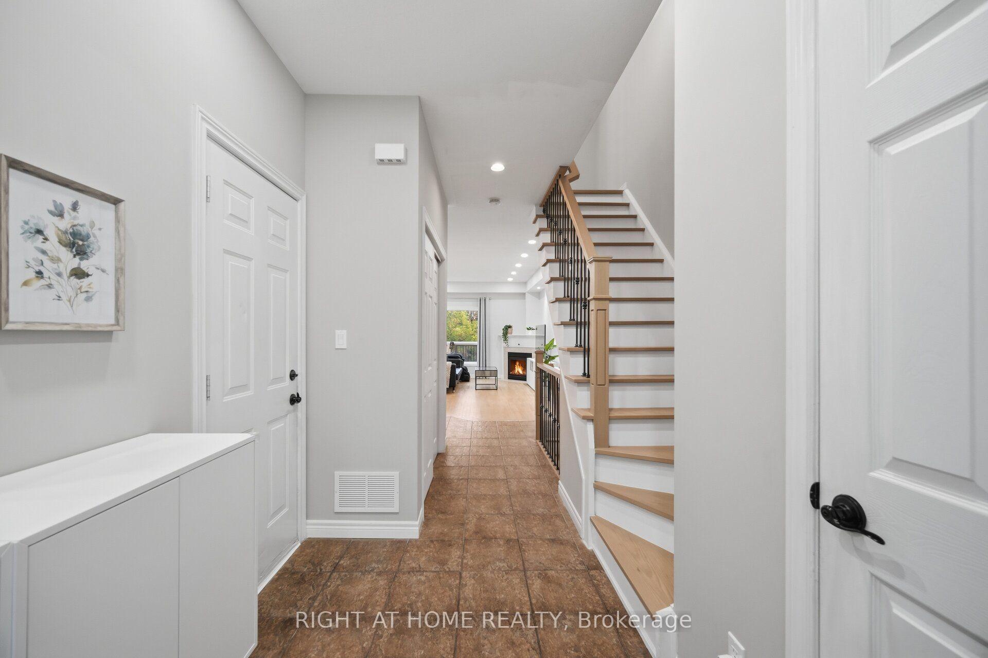 Photo 7 of 4089 Medland Drive, Burlington, Rose — HOMEH