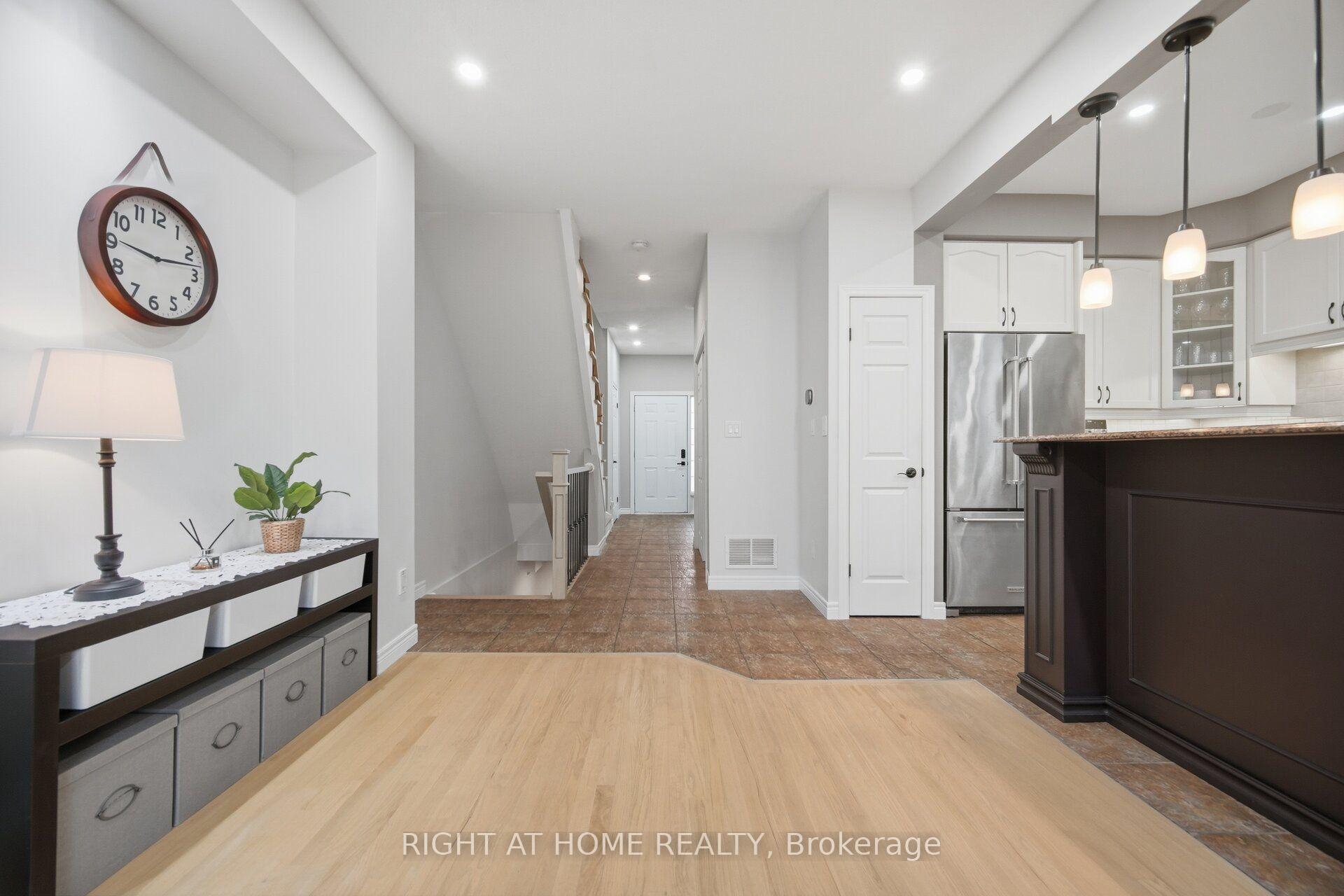 Photo 9 of 4089 Medland Drive, Burlington, Rose — HOMEH