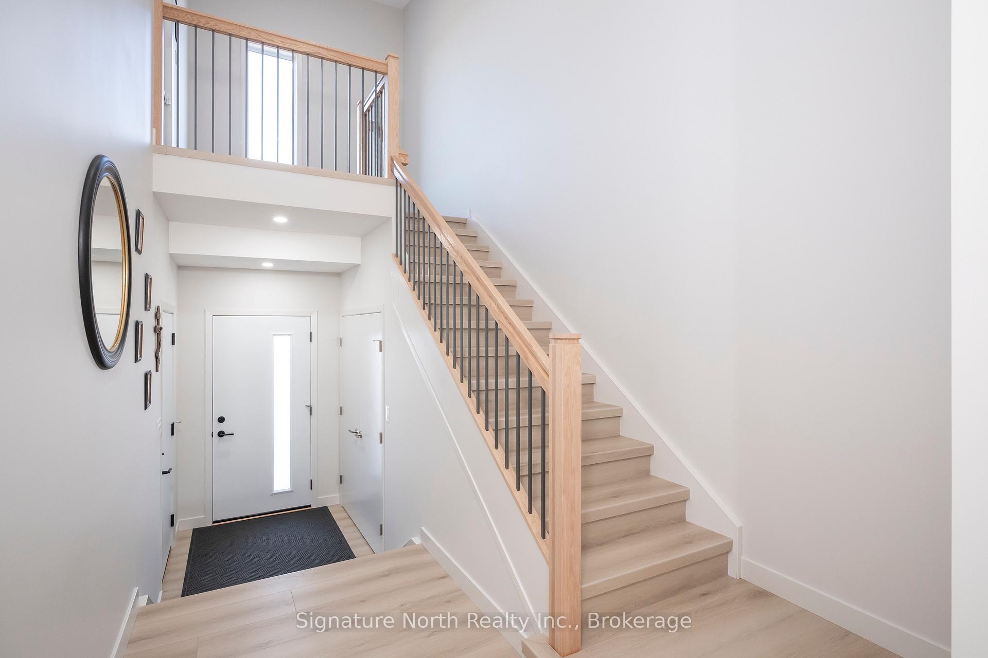 Photo 2 of 836 Weiler Boulevard, Thunder Bay, Parkdale — HOMEH