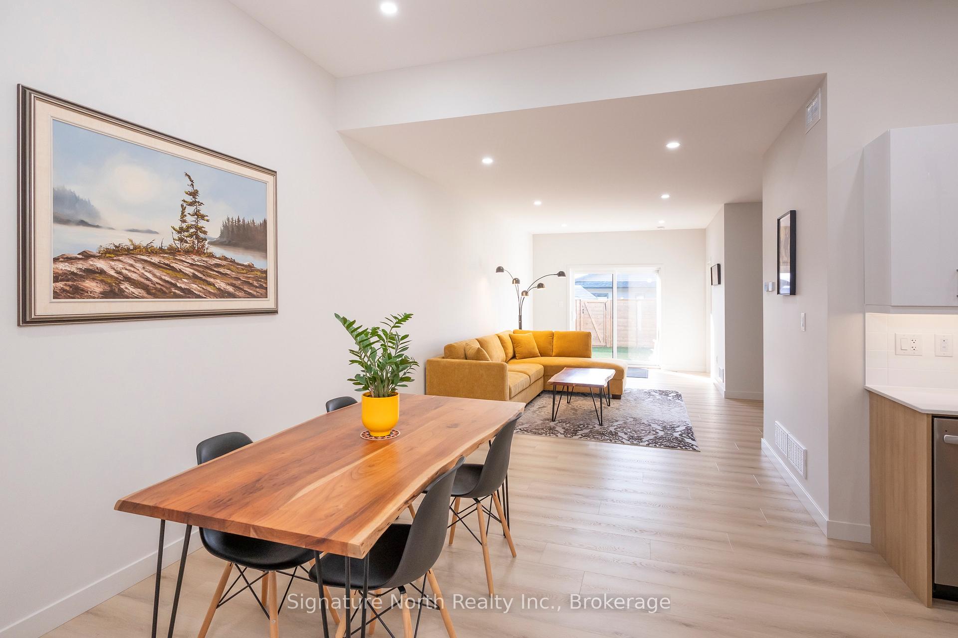 Photo 4 of 836 Weiler Boulevard, Thunder Bay, Parkdale — HOMEH