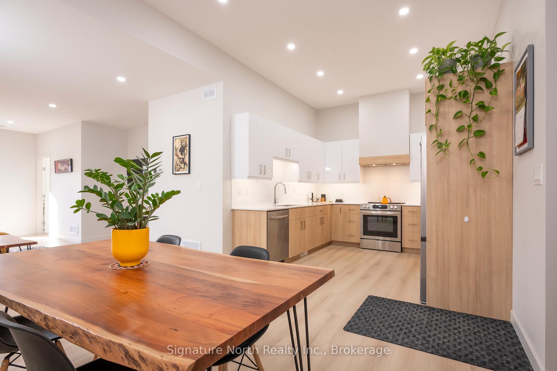 Photo 13 of 836 Weiler Boulevard, Thunder Bay, Parkdale — HOMEH