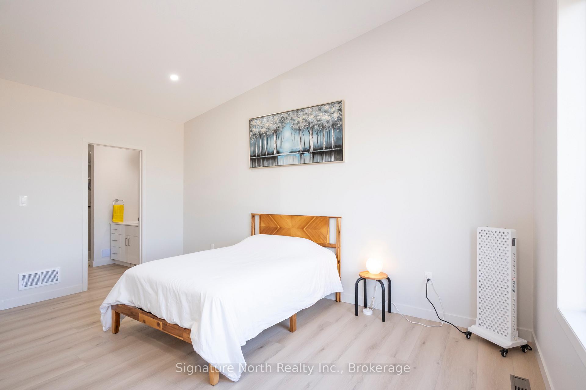 Photo 35 of 836 Weiler Boulevard, Thunder Bay, Parkdale — HOMEH