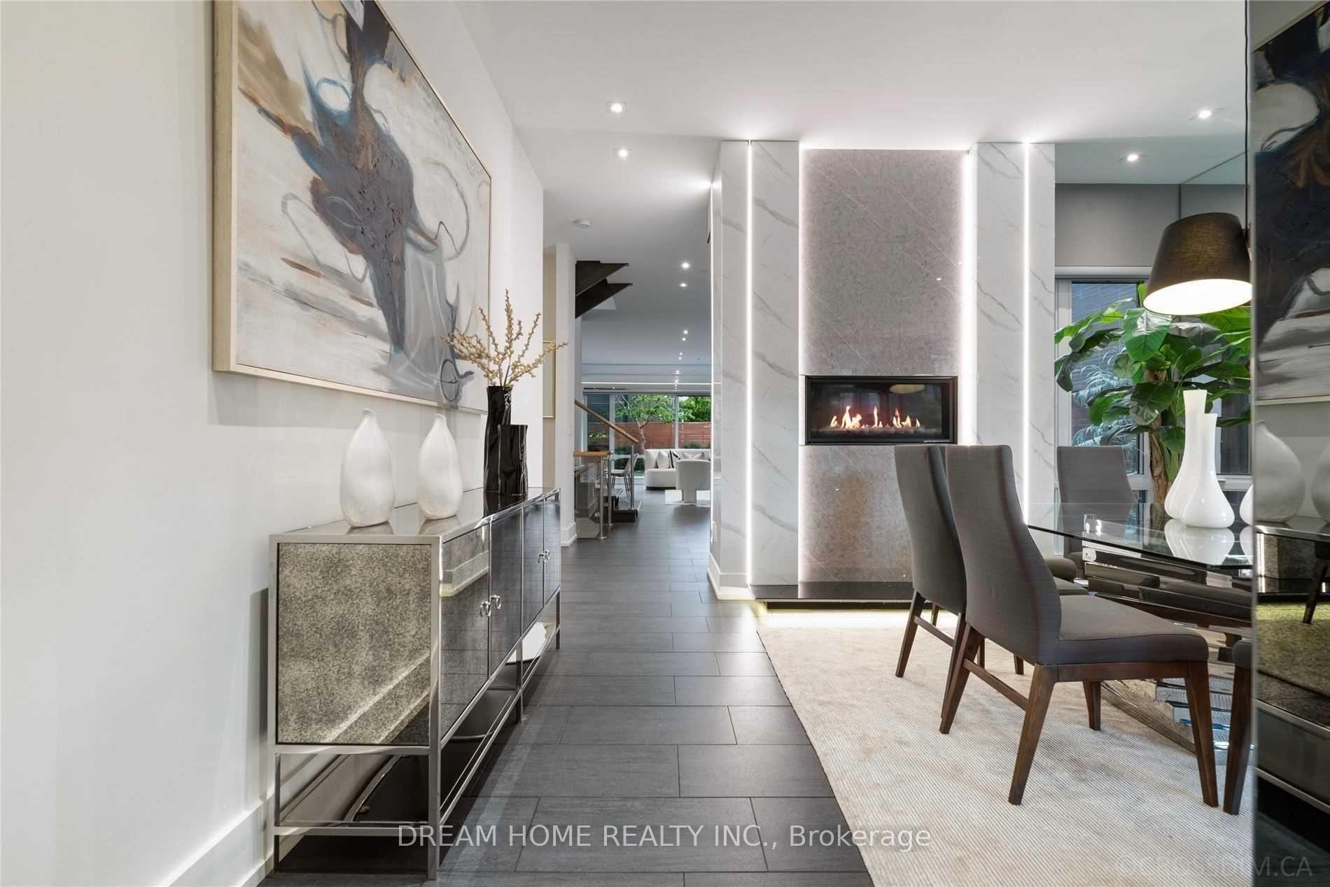Photo 3 of 21 Valliere Place, North York, Bayview Village — HOMEH