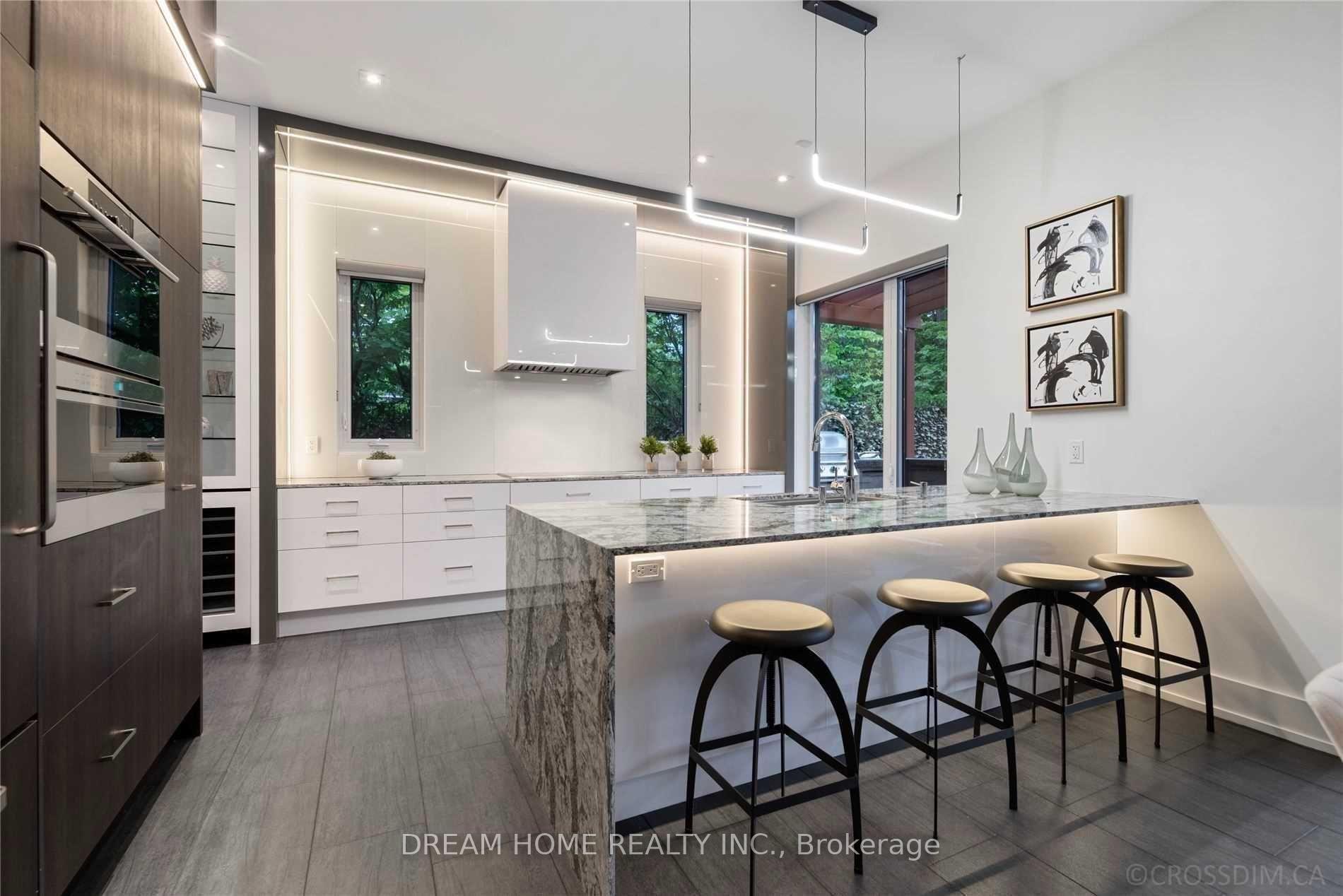 Photo 8 of 21 Valliere Place, North York, Bayview Village — HOMEH