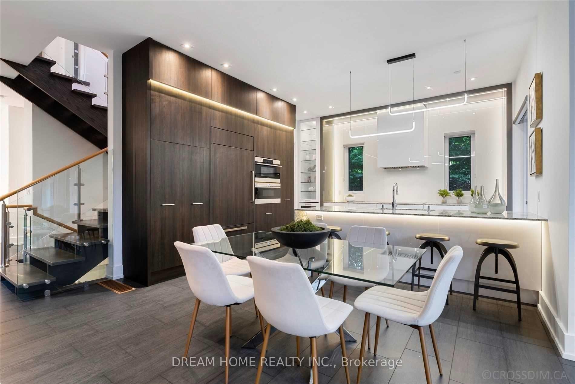 Photo 11 of 21 Valliere Place, North York, Bayview Village — HOMEH