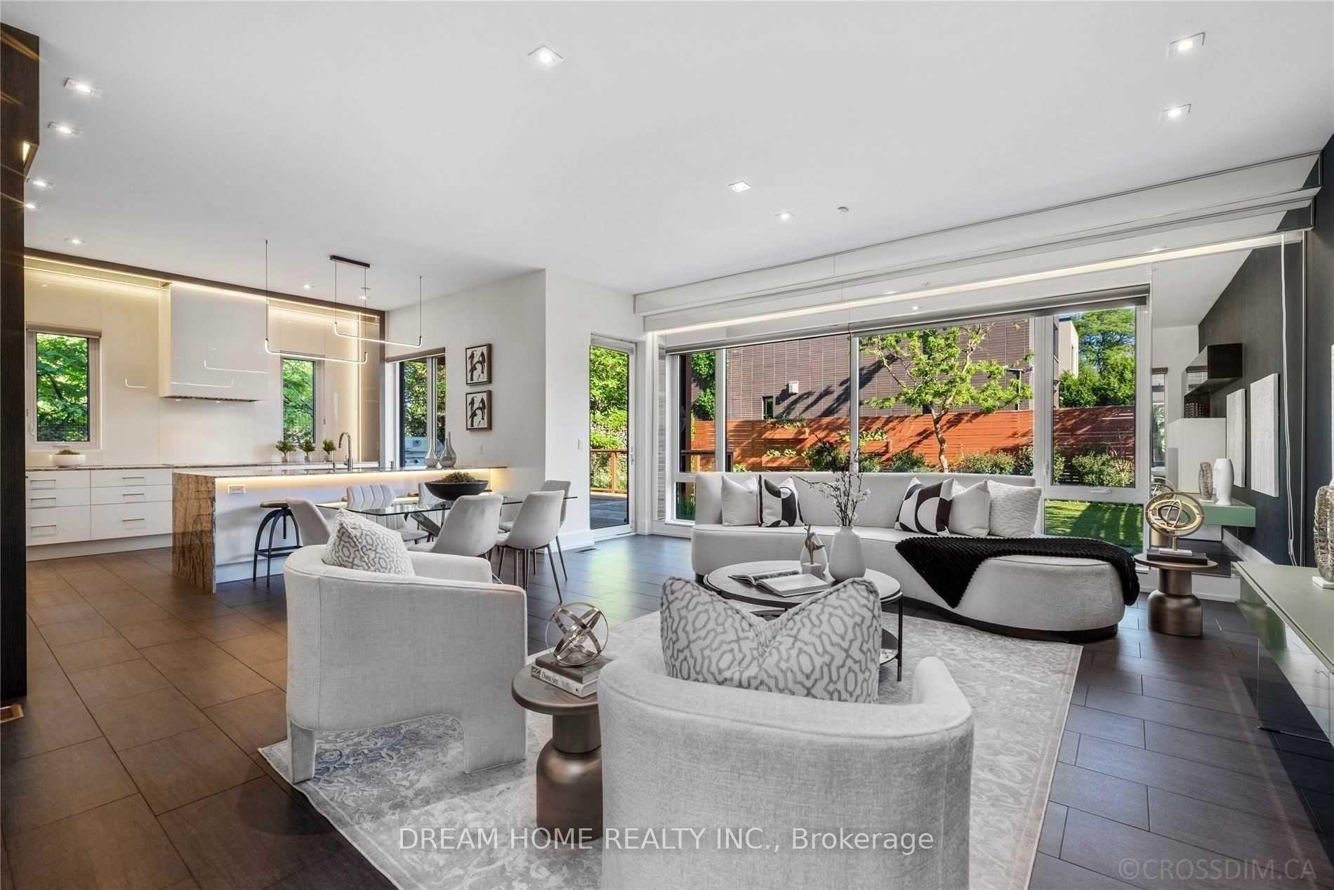 Photo 15 of 21 Valliere Place, North York, Bayview Village — HOMEH
