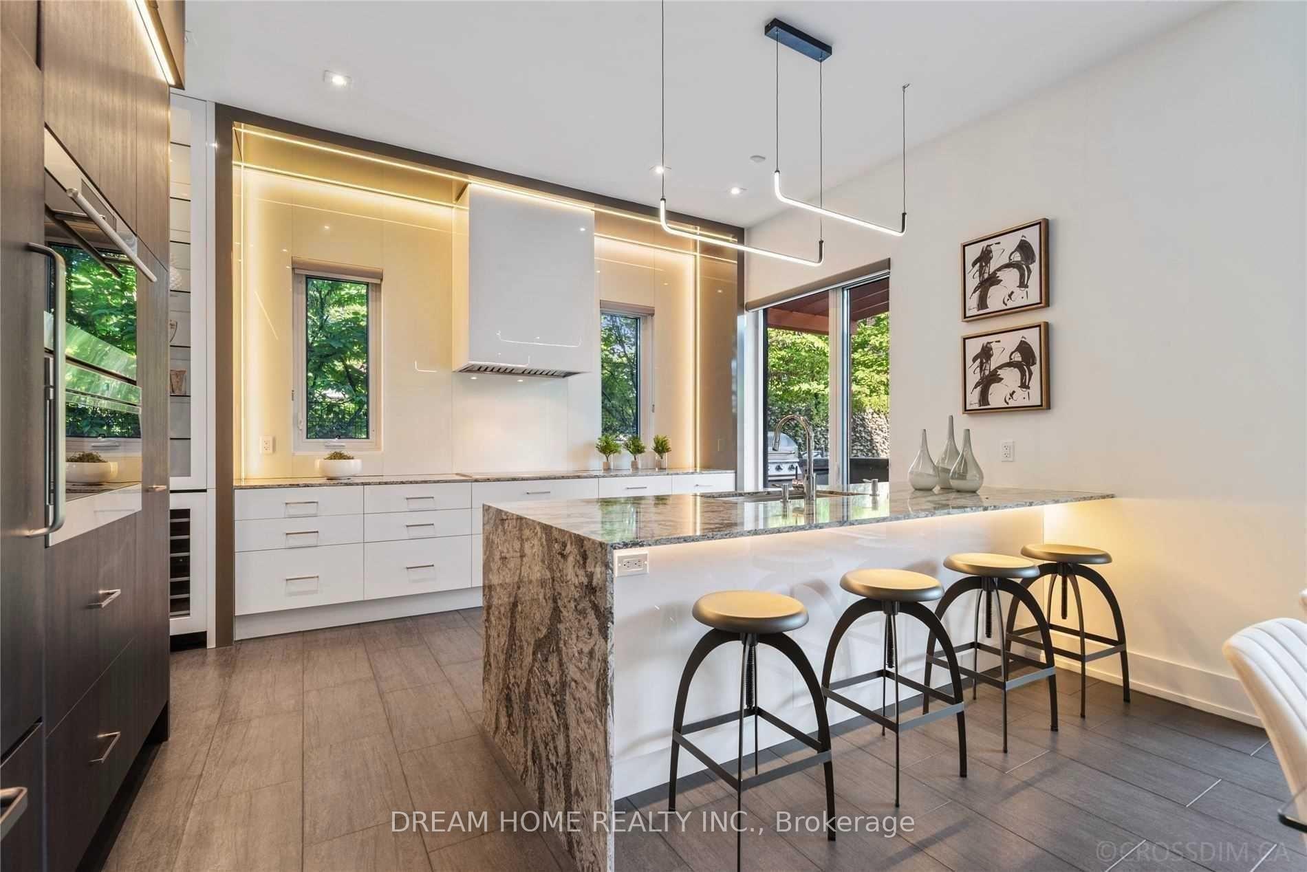 Photo 16 of 21 Valliere Place, North York, Bayview Village — HOMEH
