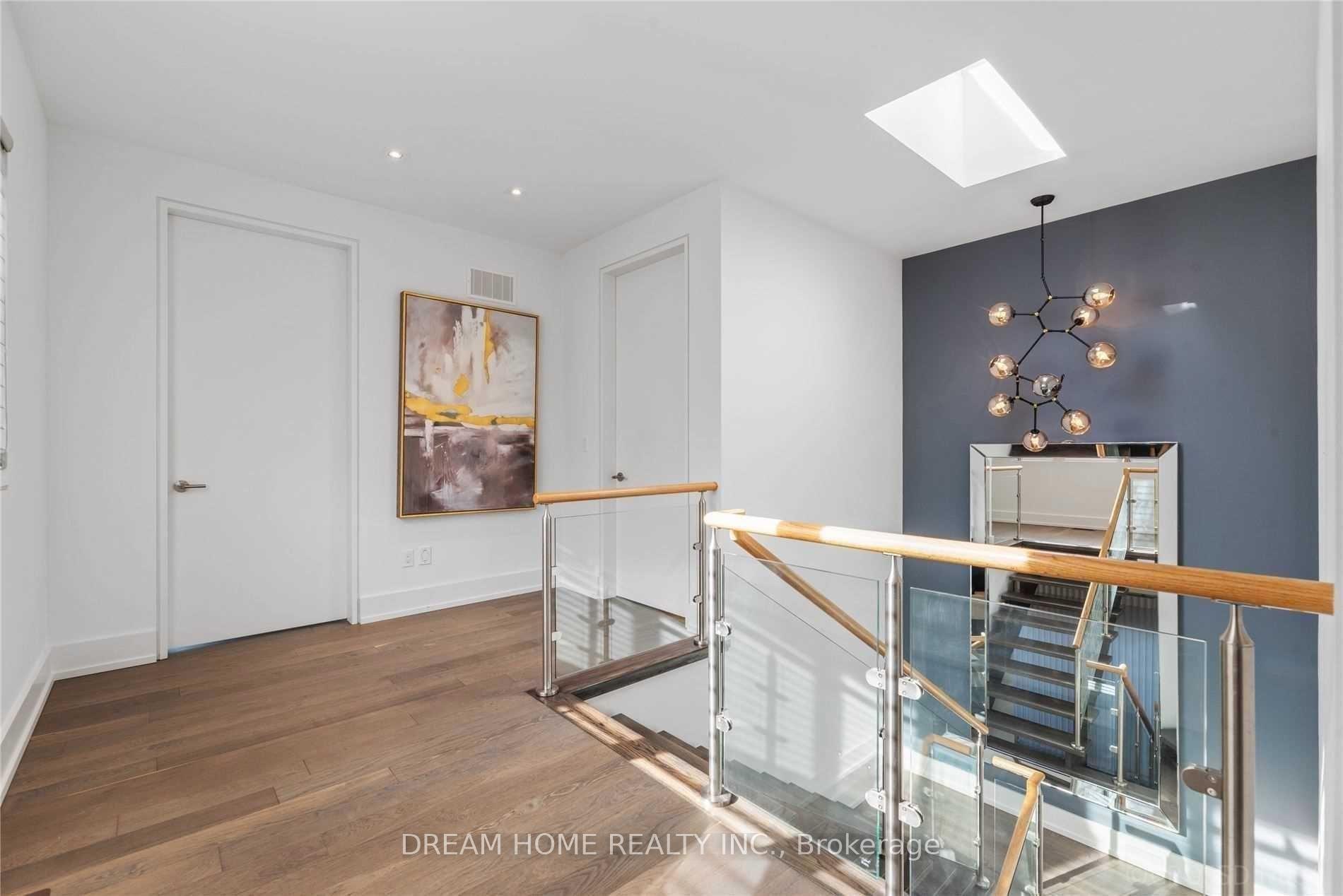 Photo 18 of 21 Valliere Place, North York, Bayview Village — HOMEH
