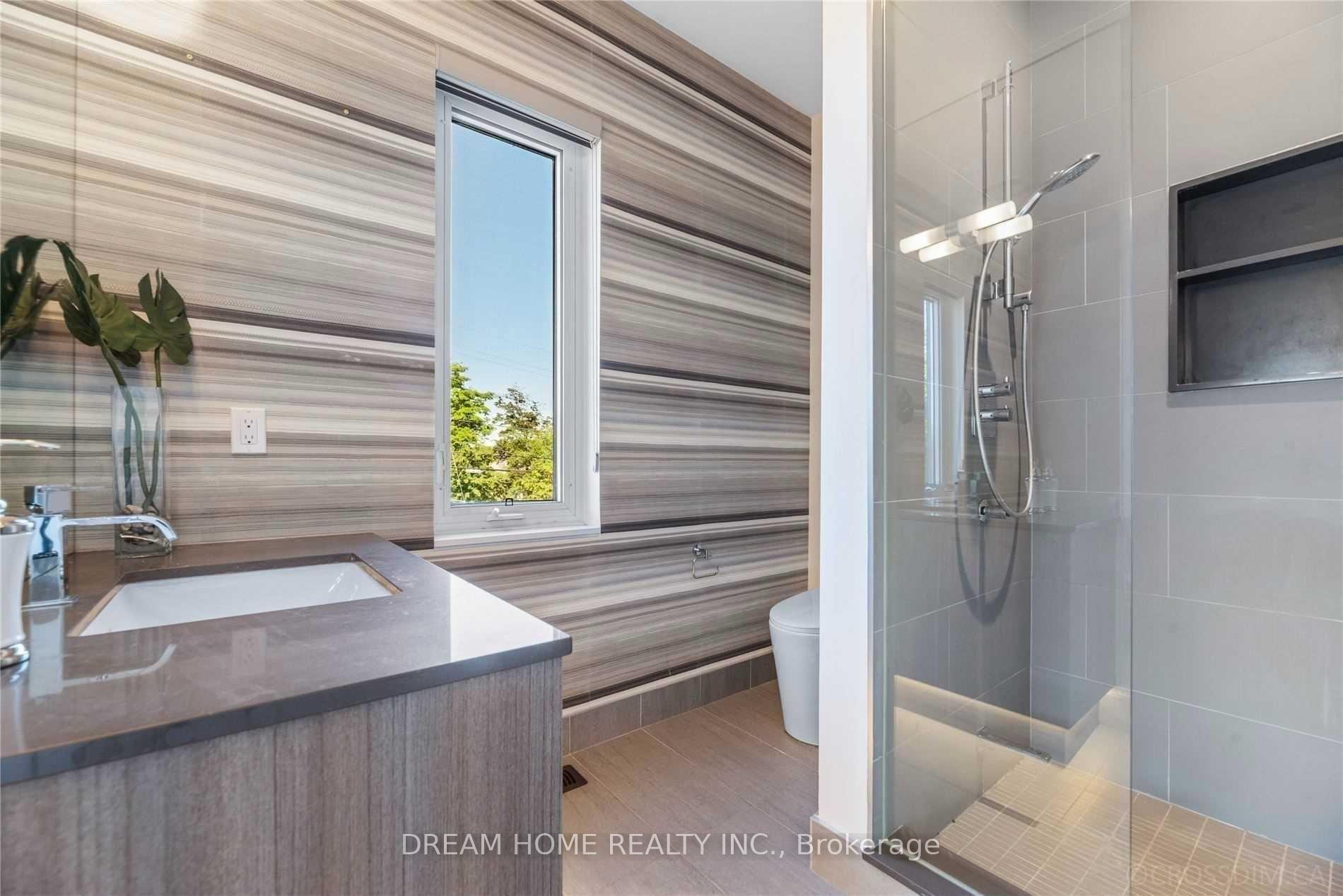 Photo 24 of 21 Valliere Place, North York, Bayview Village — HOMEH