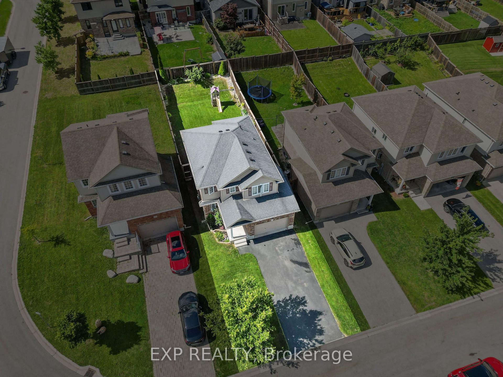 Photo 2 of 2700 Foxbend Link, London, North S — HOMEH
