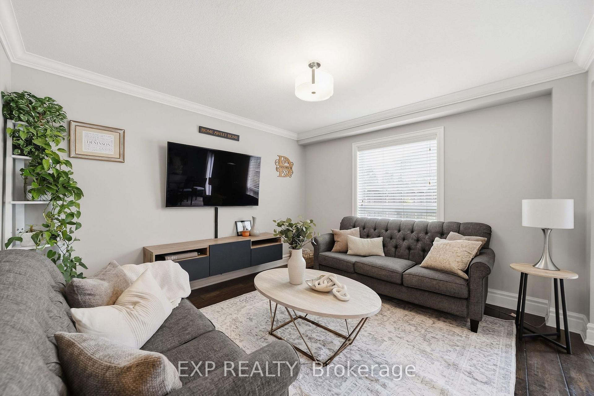 Photo 3 of 2700 Foxbend Link, London, North S — HOMEH