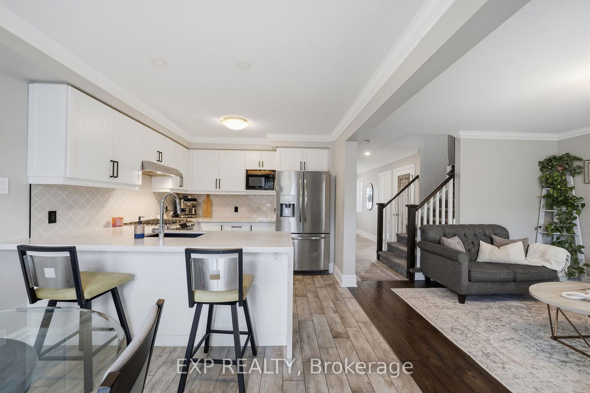 Photo 6 of 2700 Foxbend Link, London, North S — HOMEH