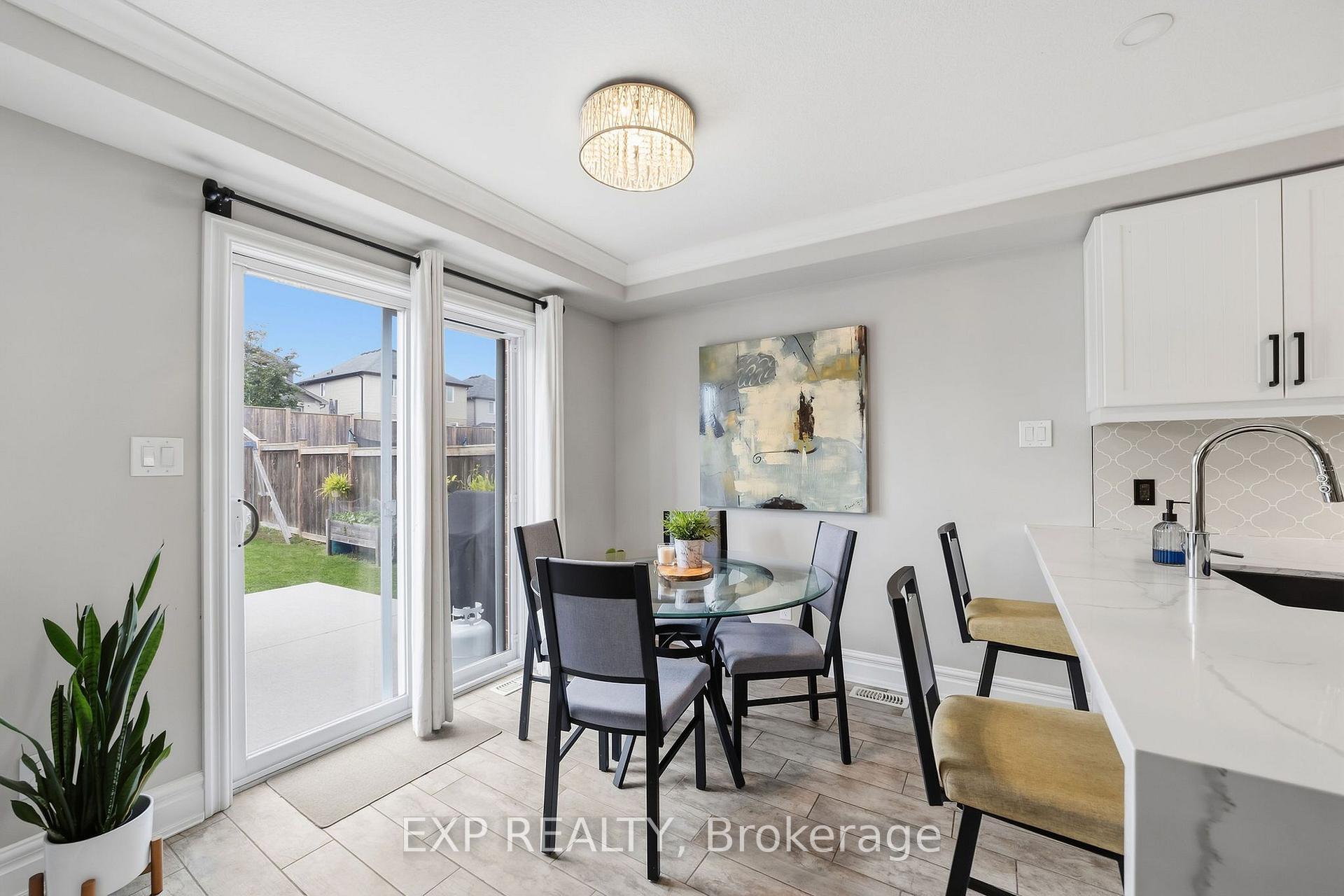 Photo 7 of 2700 Foxbend Link, London, North S — HOMEH