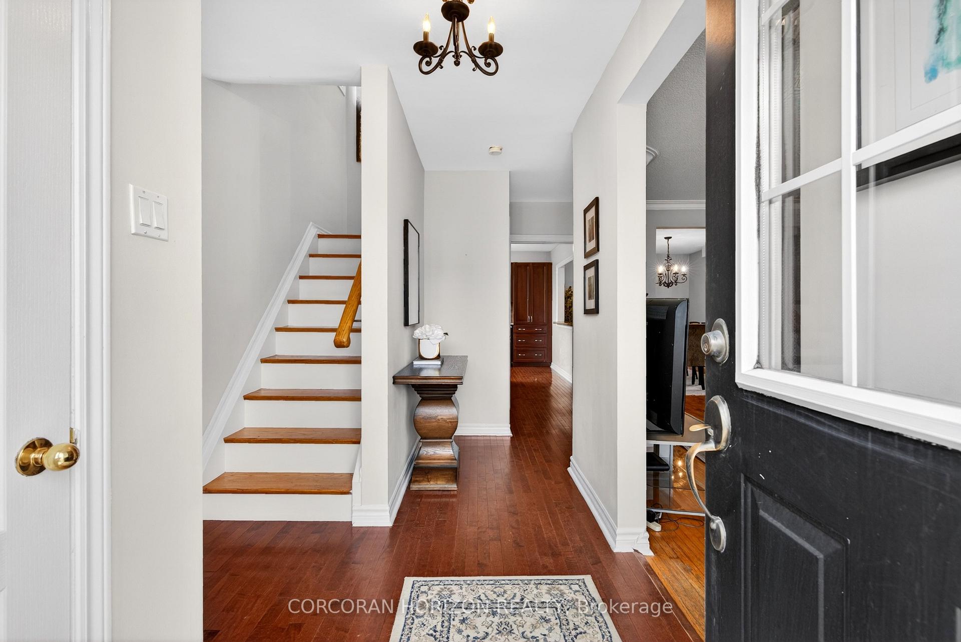 Photo 7 of 77 Mineola Road E, Mississauga, Mineola — HOMEH