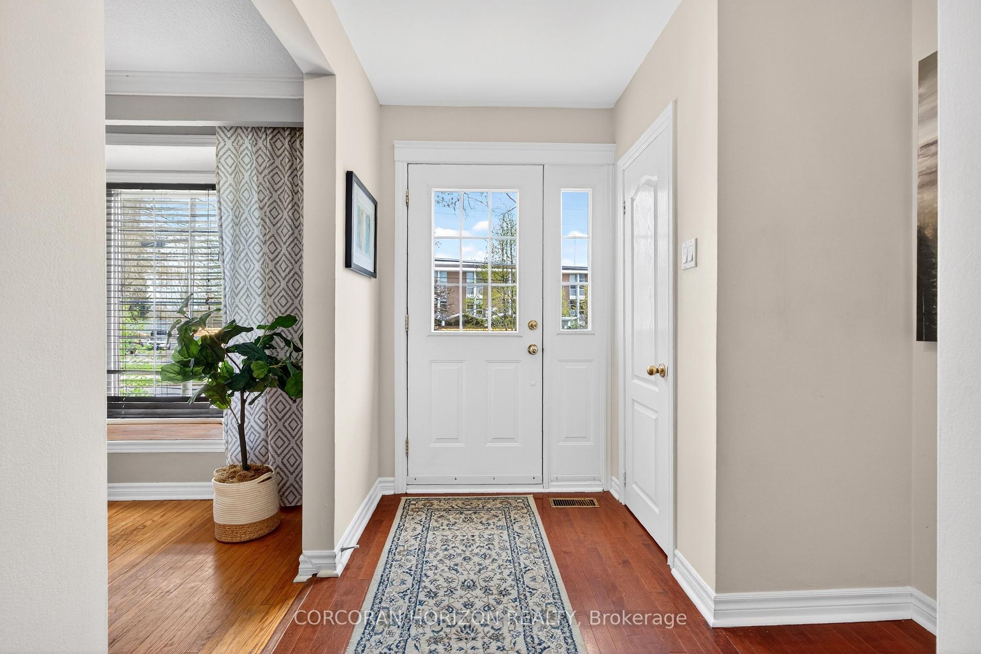 Photo 8 of 77 Mineola Road E, Mississauga, Mineola — HOMEH