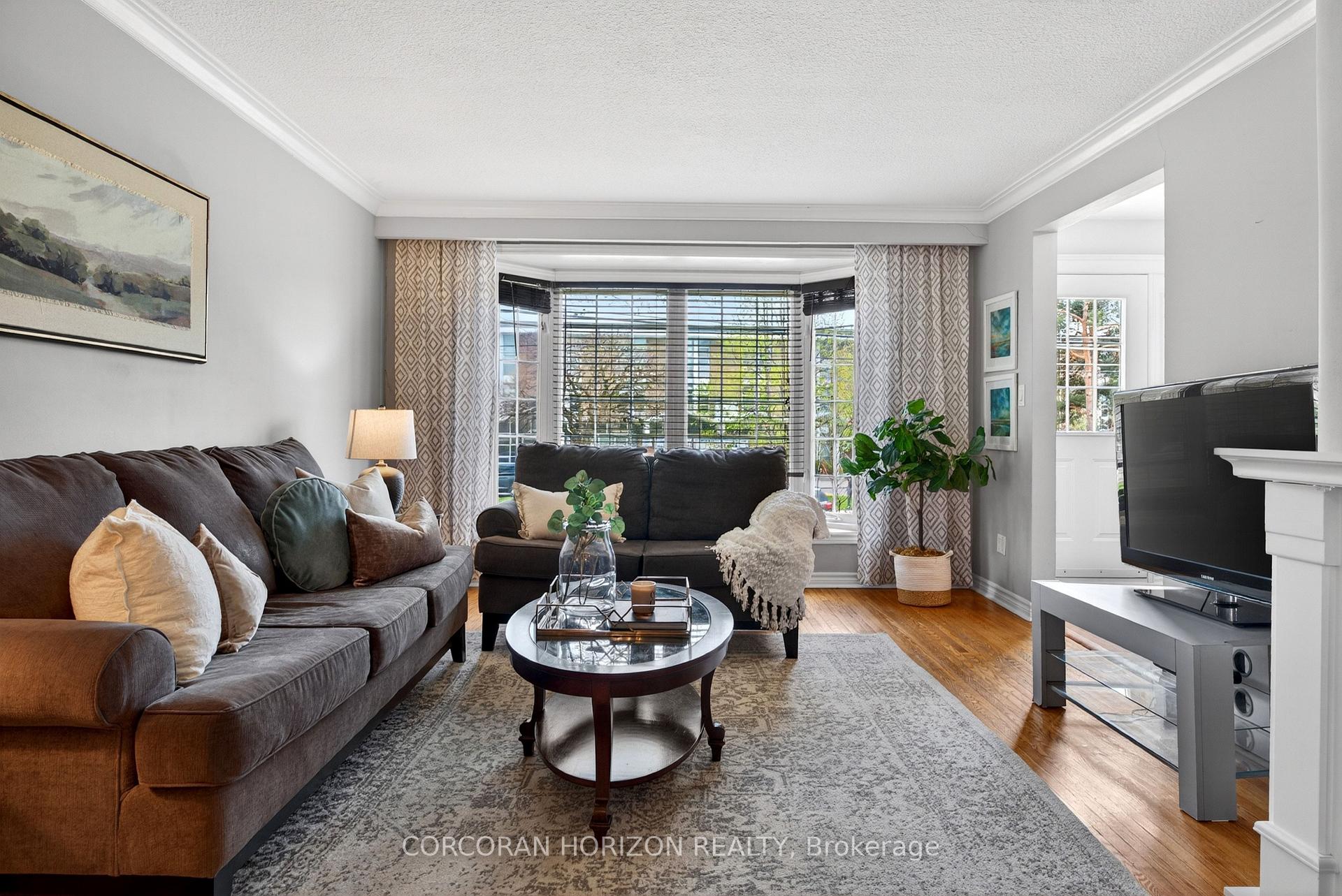 Photo 10 of 77 Mineola Road E, Mississauga, Mineola — HOMEH