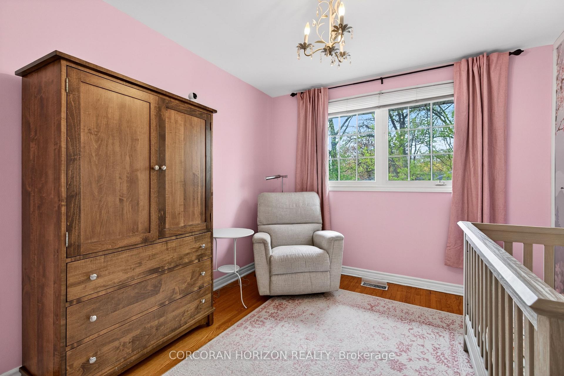 Photo 25 of 77 Mineola Road E, Mississauga, Mineola — HOMEH