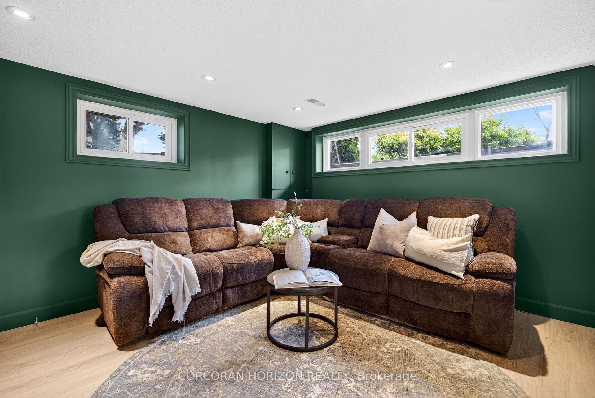 Photo 31 of 77 Mineola Road E, Mississauga, Mineola — HOMEH