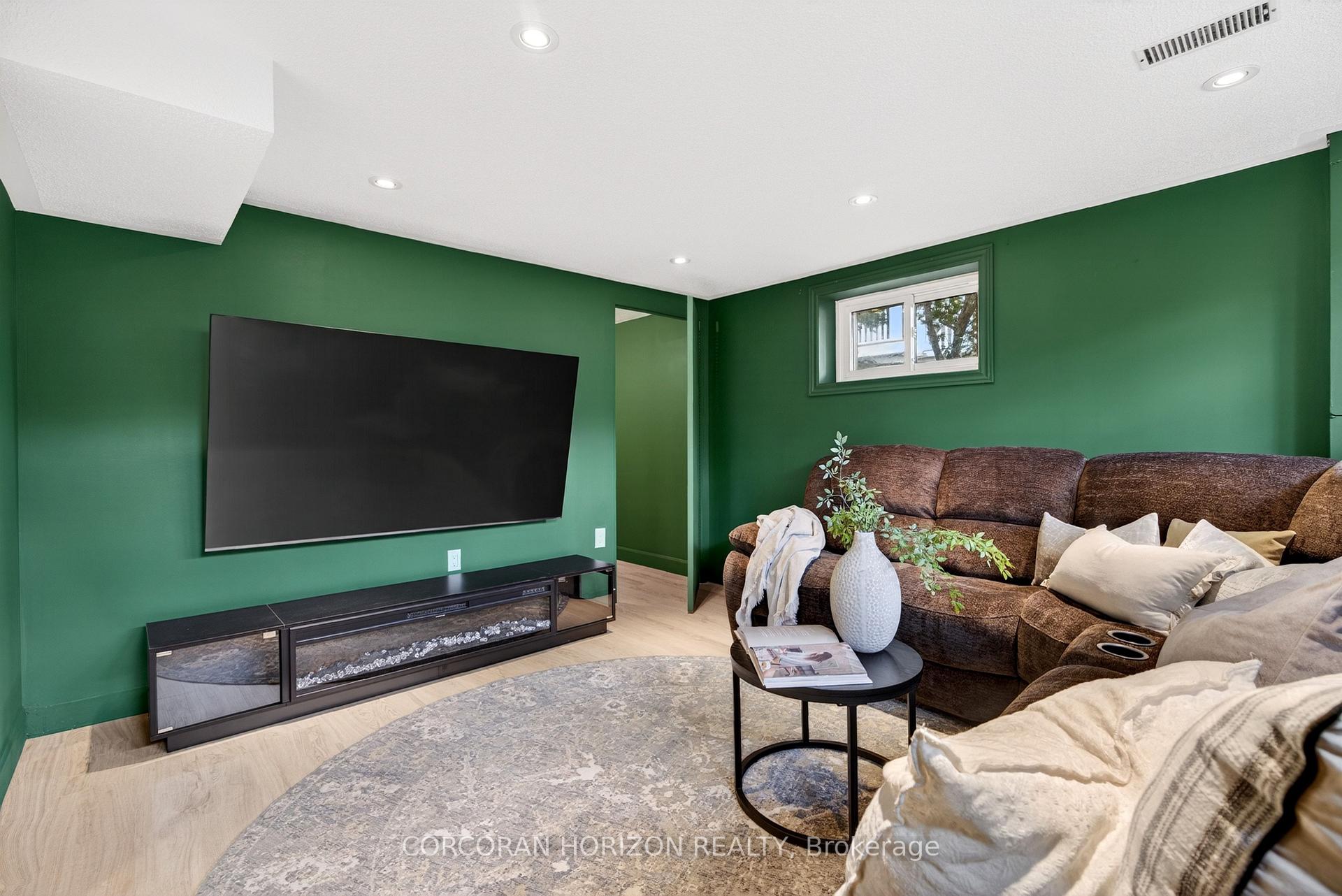 Photo 32 of 77 Mineola Road E, Mississauga, Mineola — HOMEH