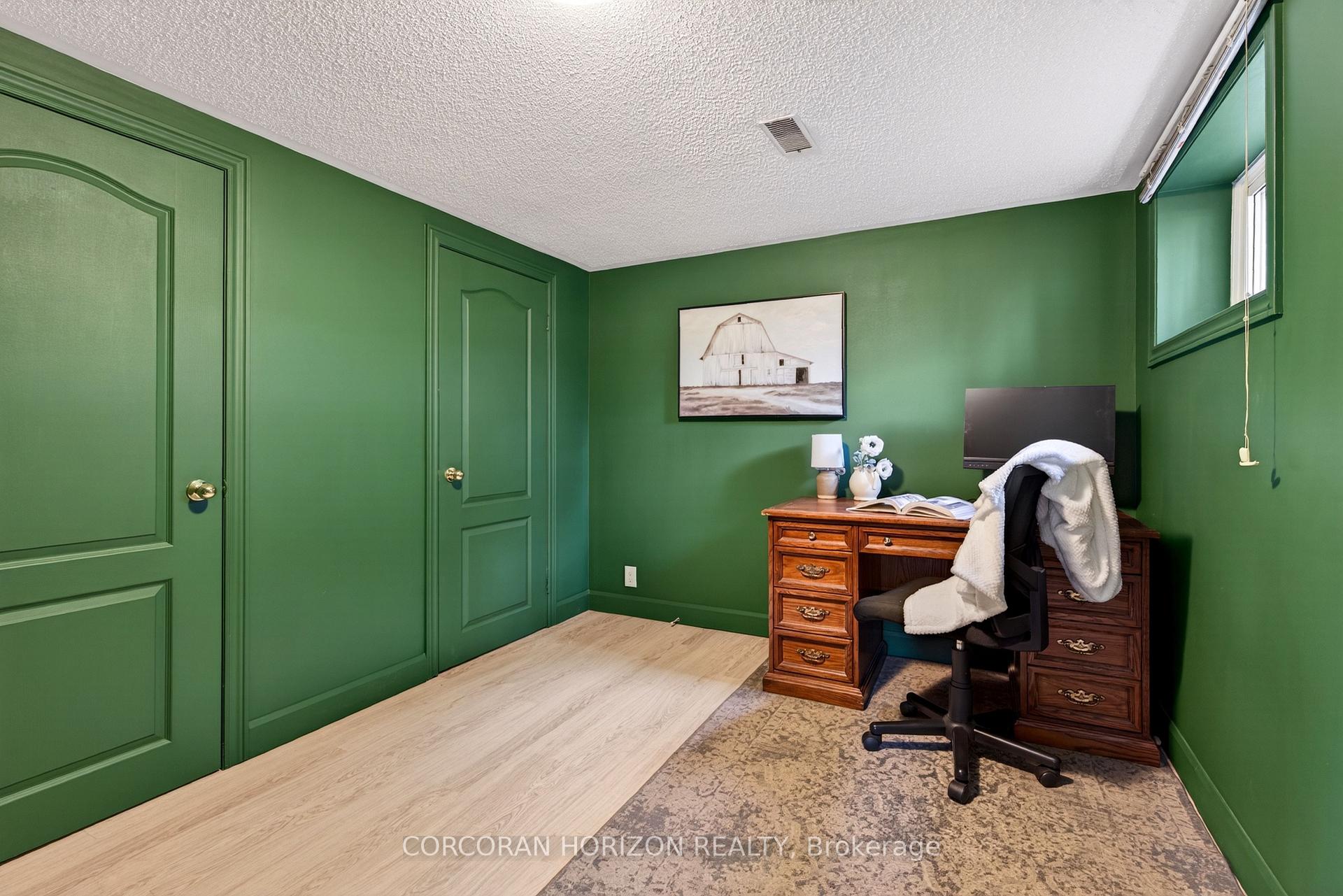 Photo 33 of 77 Mineola Road E, Mississauga, Mineola — HOMEH