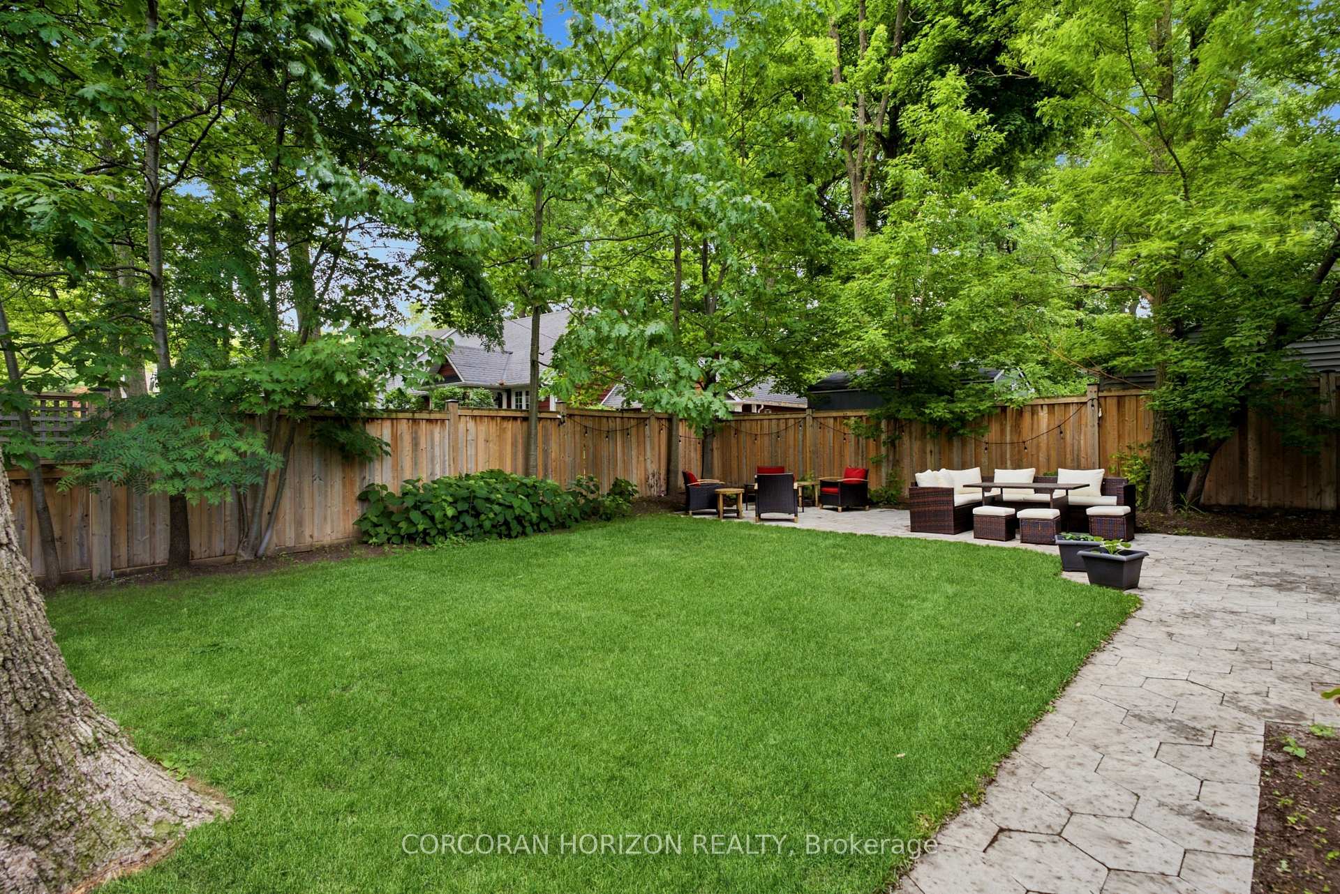 Photo 34 of 77 Mineola Road E, Mississauga, Mineola — HOMEH