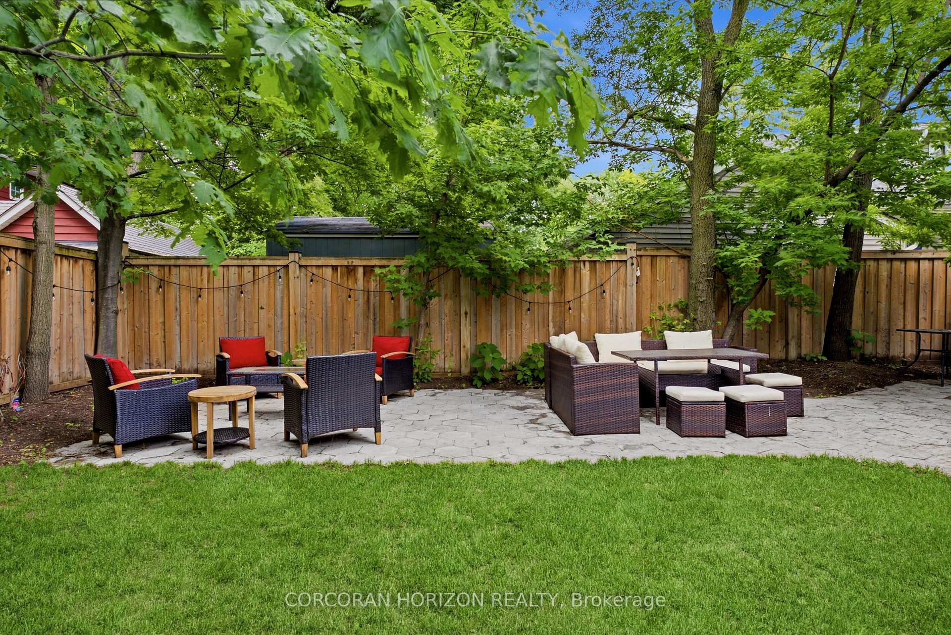 Photo 35 of 77 Mineola Road E, Mississauga, Mineola — HOMEH